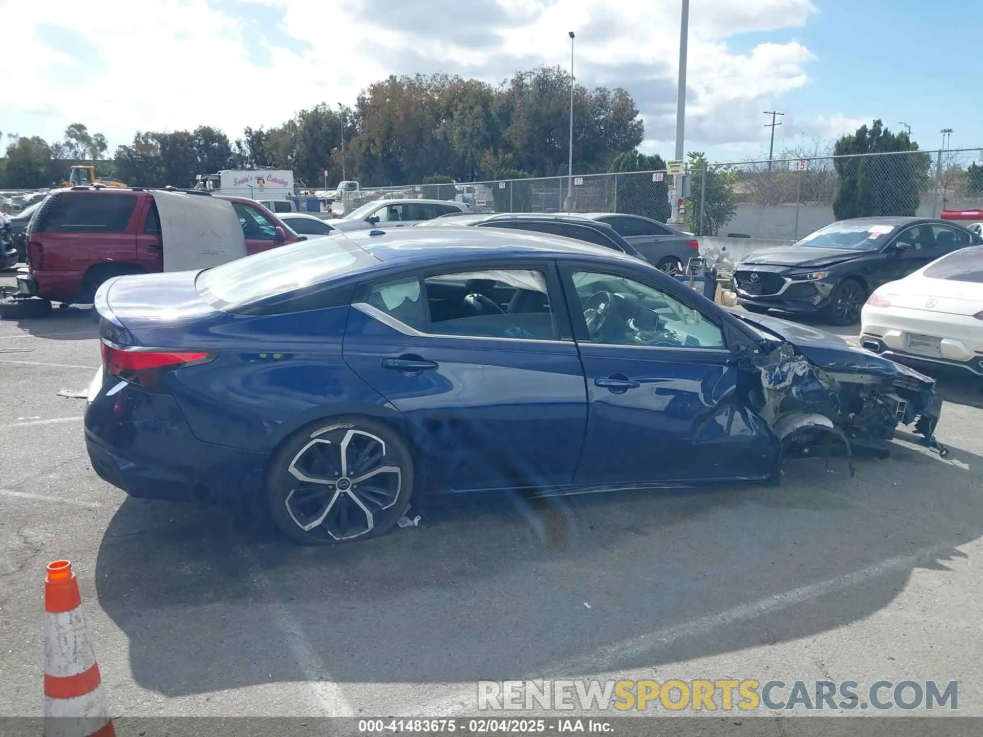 14 fotografías del automóvil dañado 1N4BL4CV2PN376362 NISSAN ALTIMA 2023