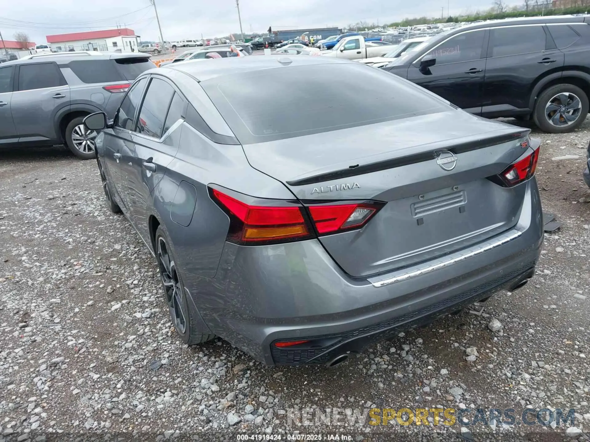 3 fotografías del automóvil dañado 1N4BL4CV2PN406086 NISSAN ALTIMA 2023