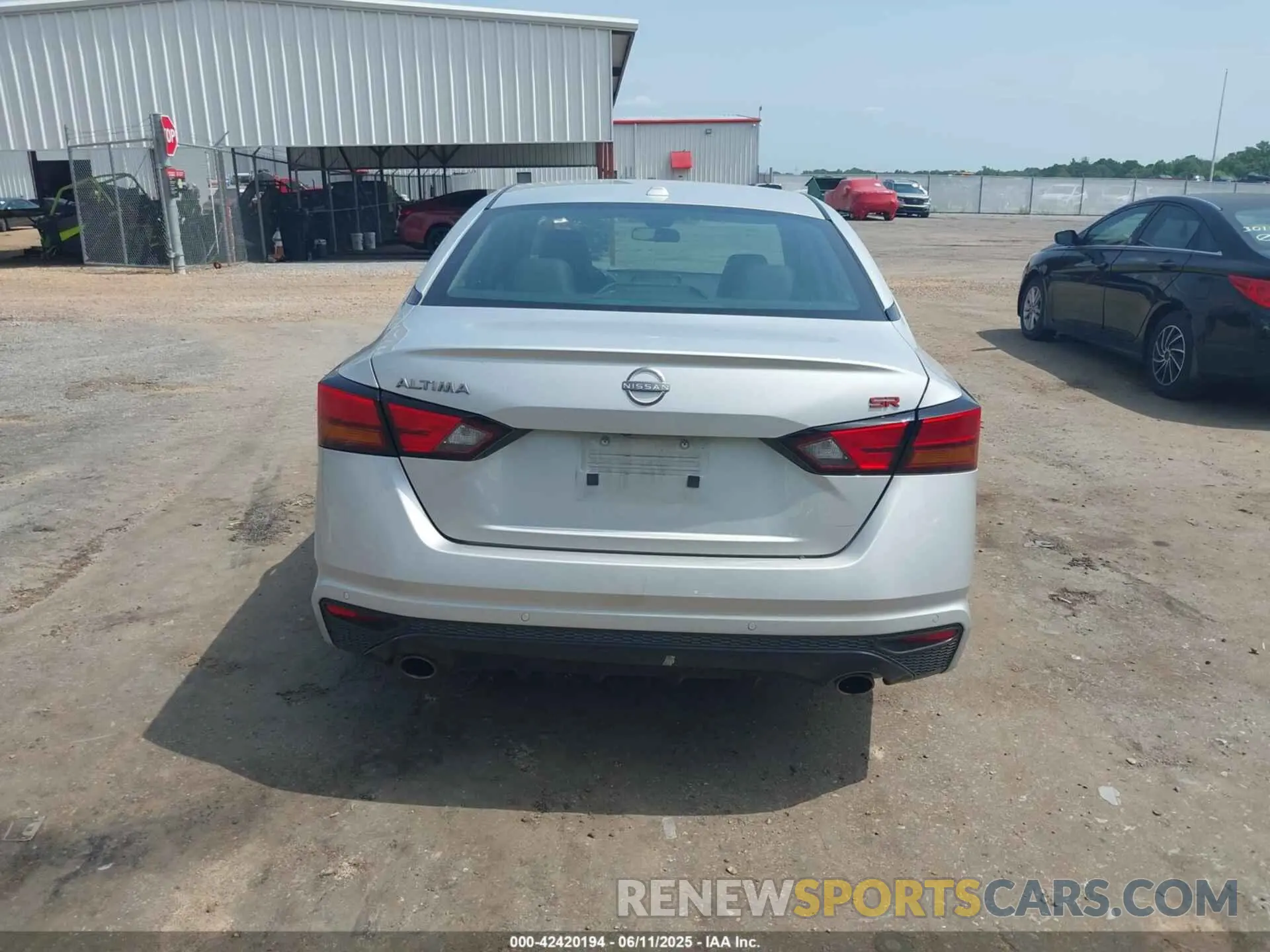 16 fotografías del automóvil dañado 1N4BL4CV3PN371333 NISSAN ALTIMA 2023