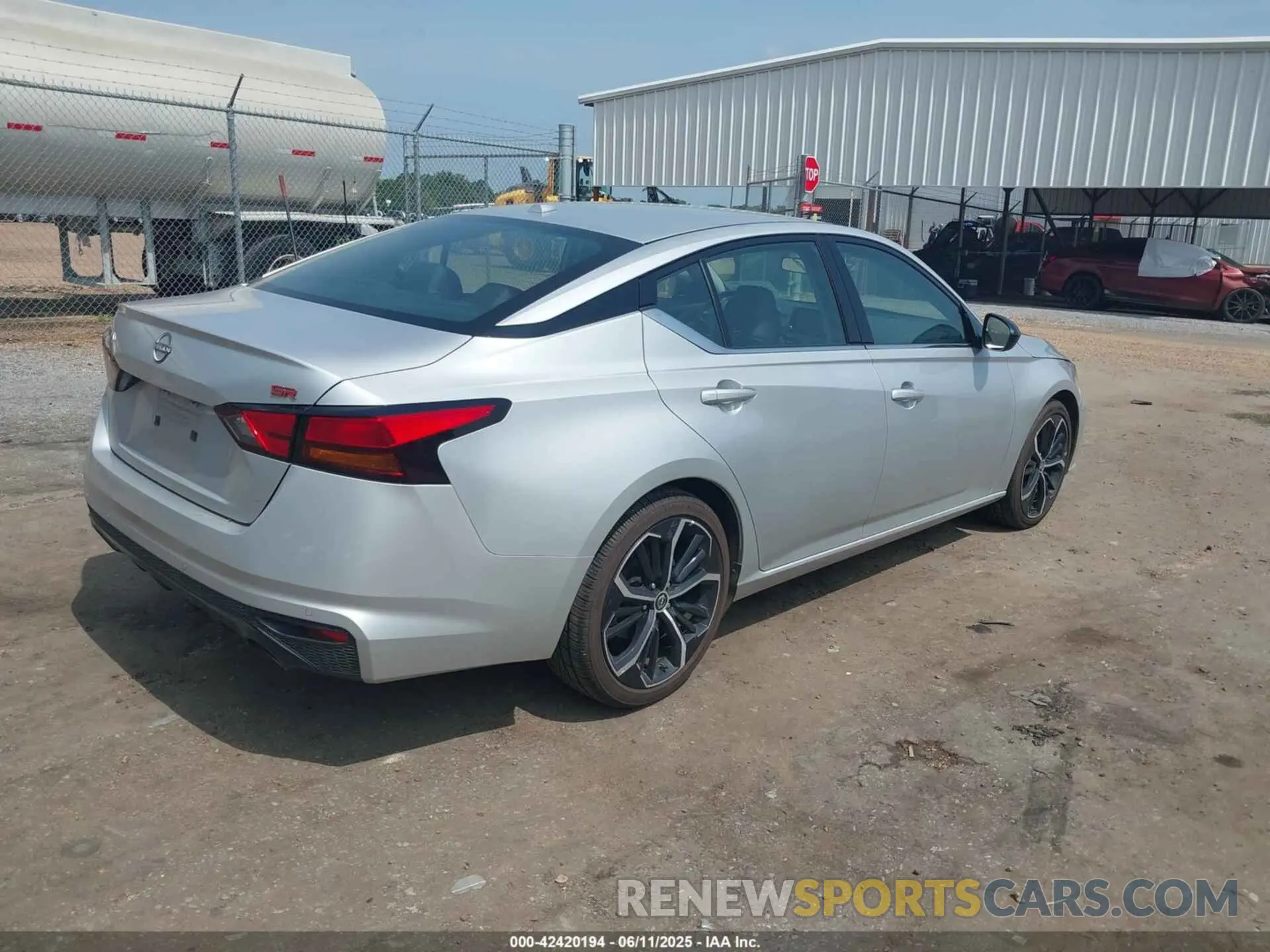 4 fotografías del automóvil dañado 1N4BL4CV3PN371333 NISSAN ALTIMA 2023