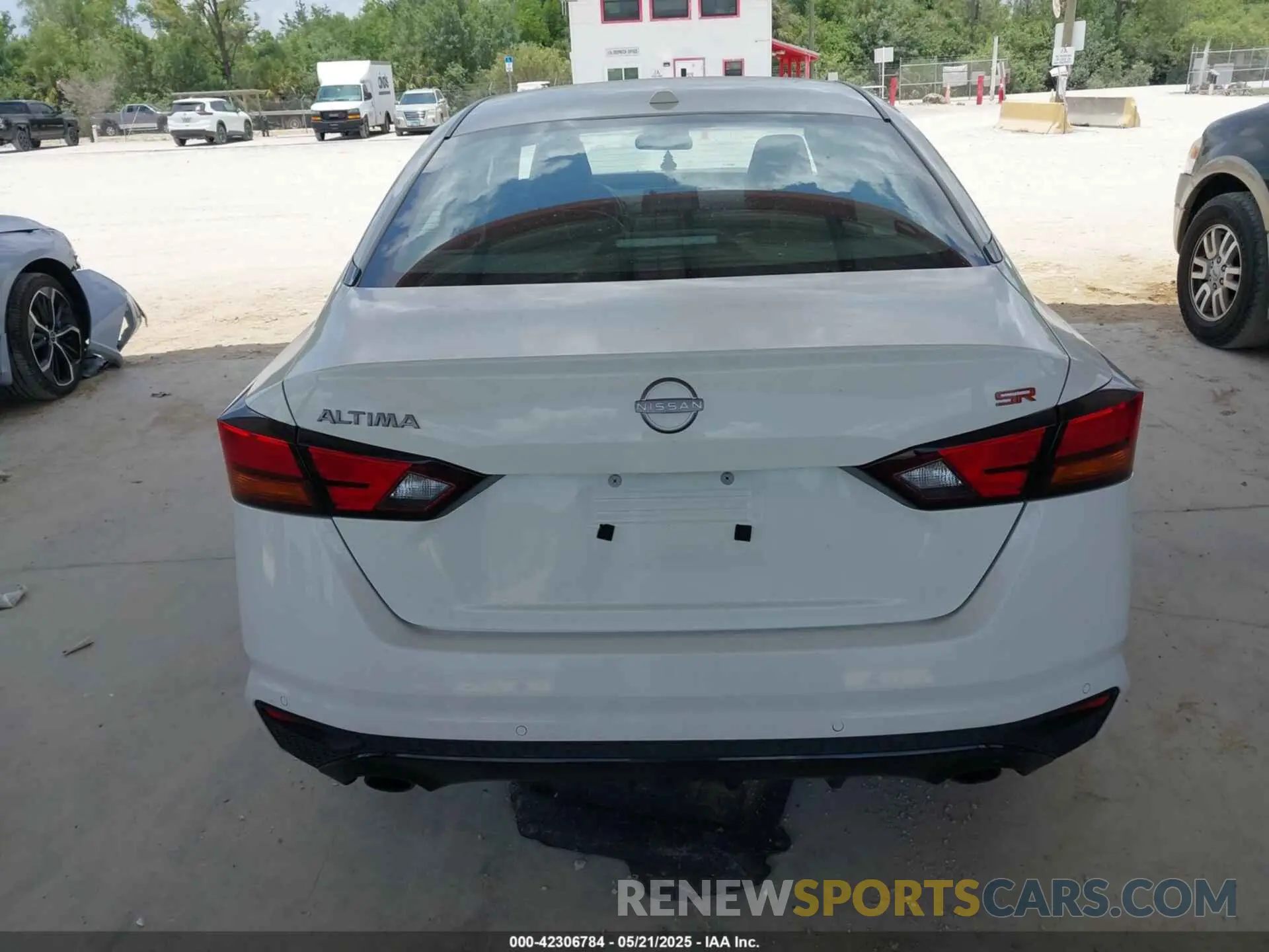16 fotografías del automóvil dañado 1N4BL4CV5PN340441 NISSAN ALTIMA 2023