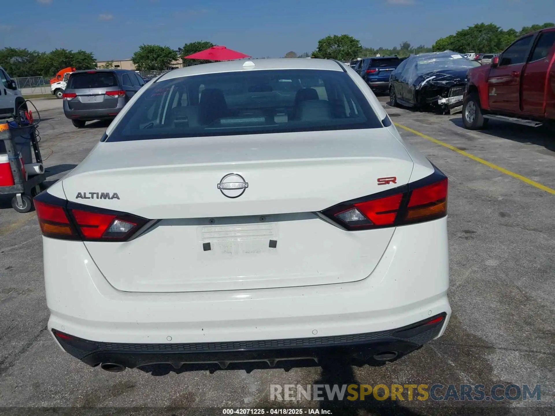16 fotografías del automóvil dañado 1N4BL4CV5PN346367 NISSAN ALTIMA 2023