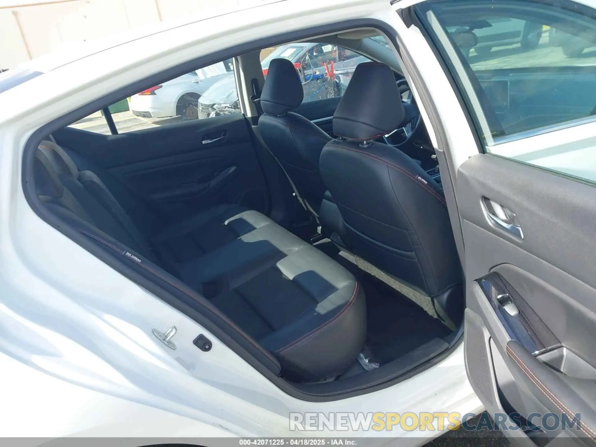 8 fotografías del automóvil dañado 1N4BL4CV5PN346367 NISSAN ALTIMA 2023
