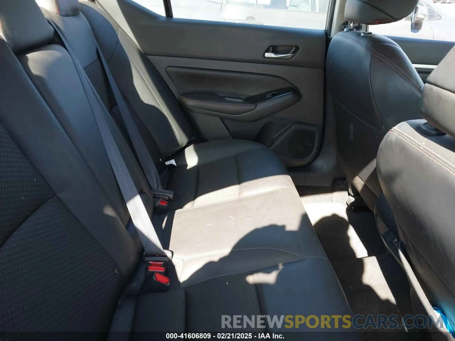 8 fotografías del automóvil dañado 1N4BL4CV5PN420399 NISSAN ALTIMA 2023
