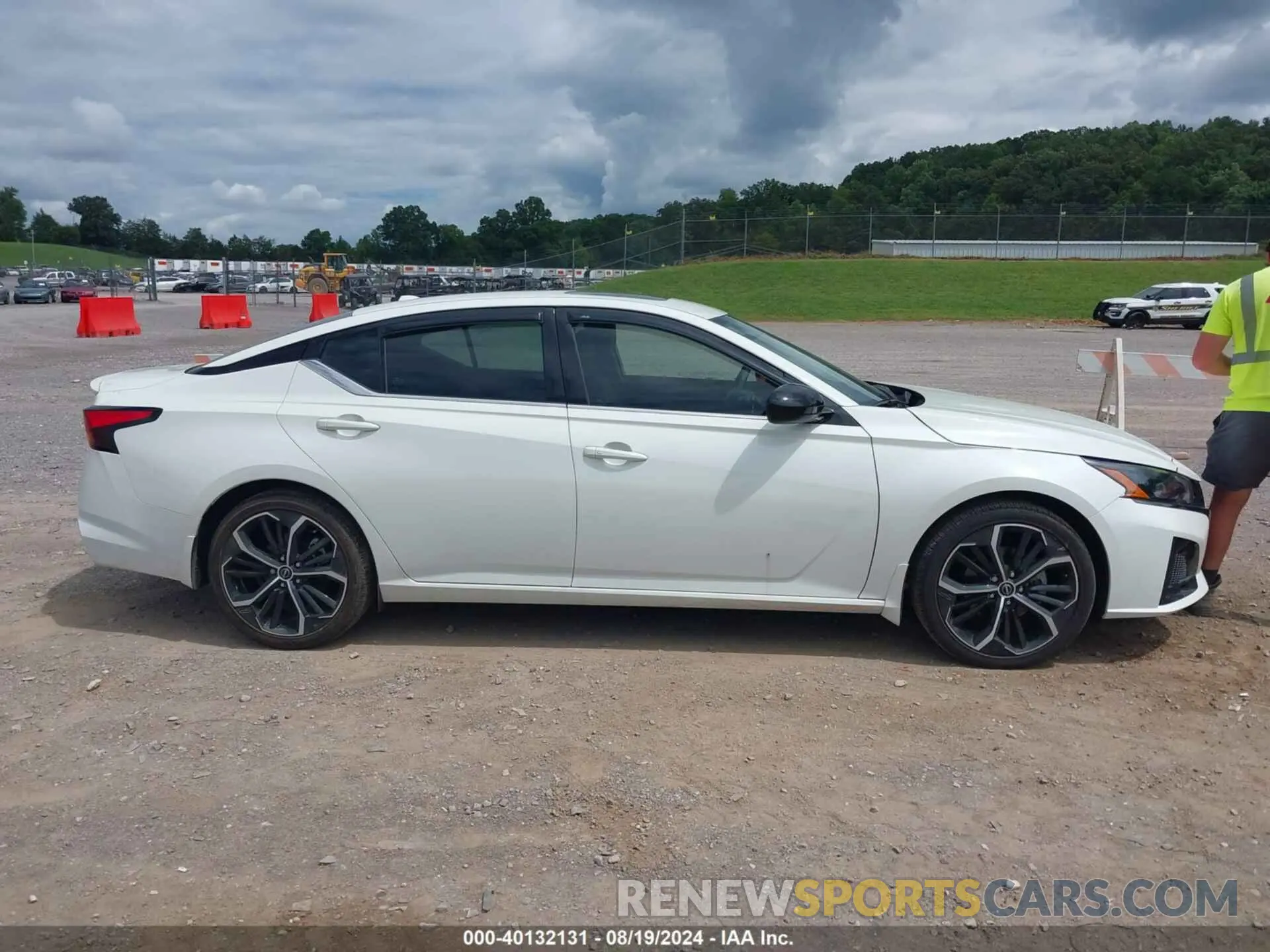 13 fotografías del automóvil dañado 1N4BL4CV6PN355112 NISSAN ALTIMA 2023