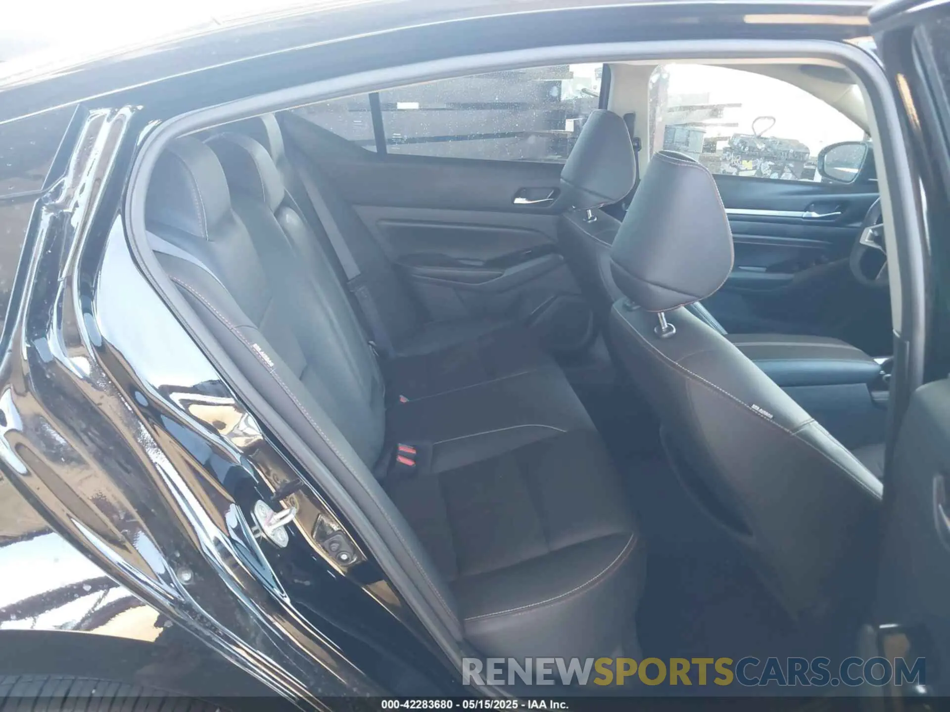 8 fotografías del automóvil dañado 1N4BL4CV6PN378602 NISSAN ALTIMA 2023