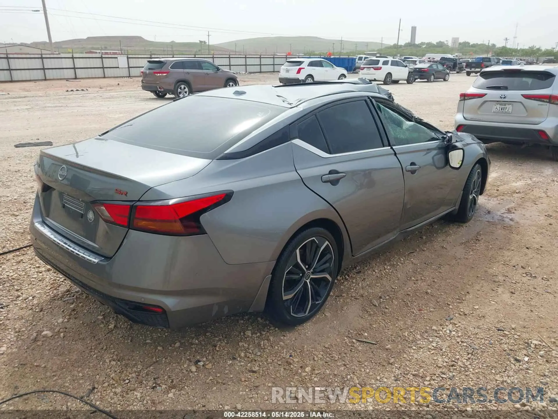4 fotografías del automóvil dañado 1N4BL4CV8PN345021 NISSAN ALTIMA 2023