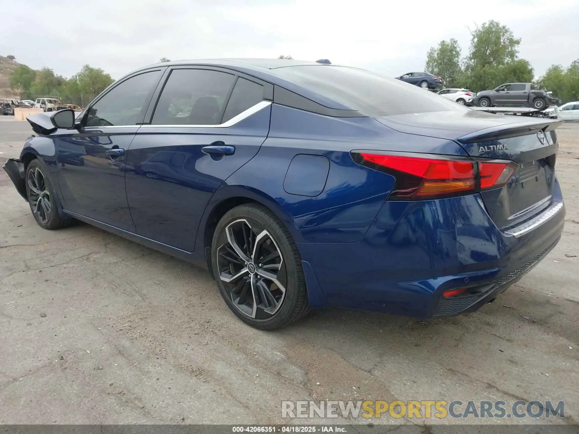 3 fotografías del automóvil dañado 1N4BL4CV8PN381100 NISSAN ALTIMA 2023
