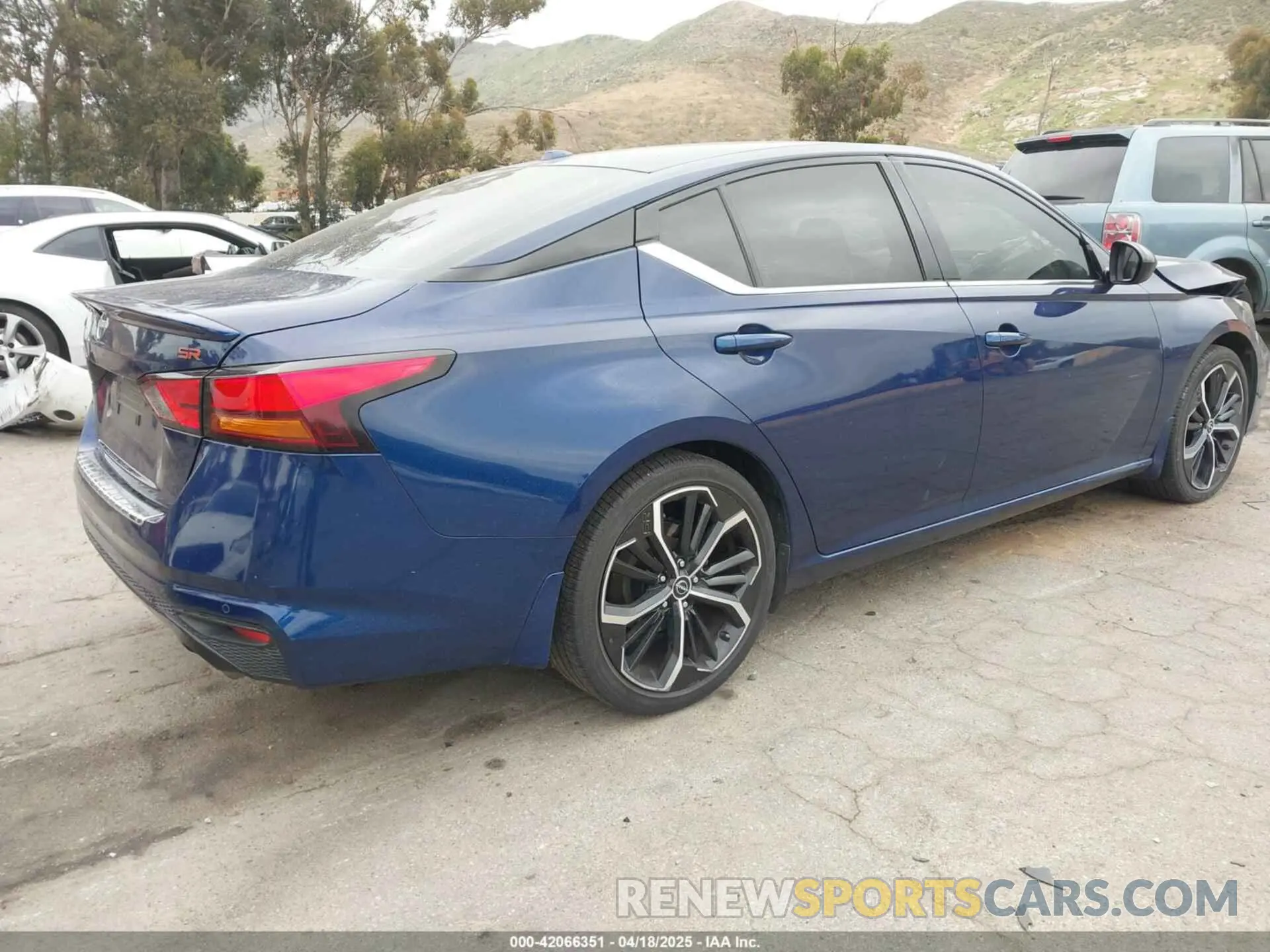 4 fotografías del automóvil dañado 1N4BL4CV8PN381100 NISSAN ALTIMA 2023