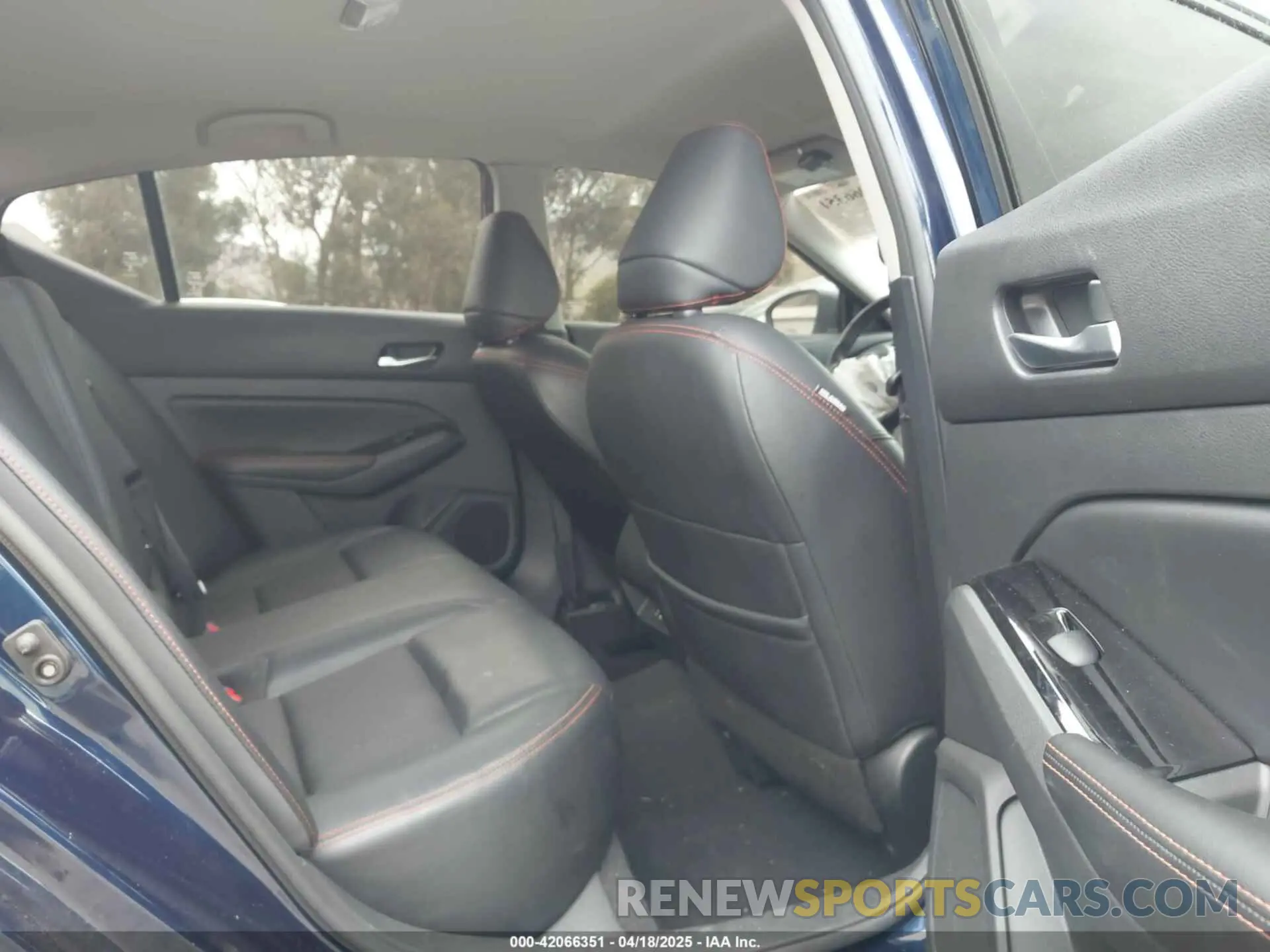 8 fotografías del automóvil dañado 1N4BL4CV8PN381100 NISSAN ALTIMA 2023