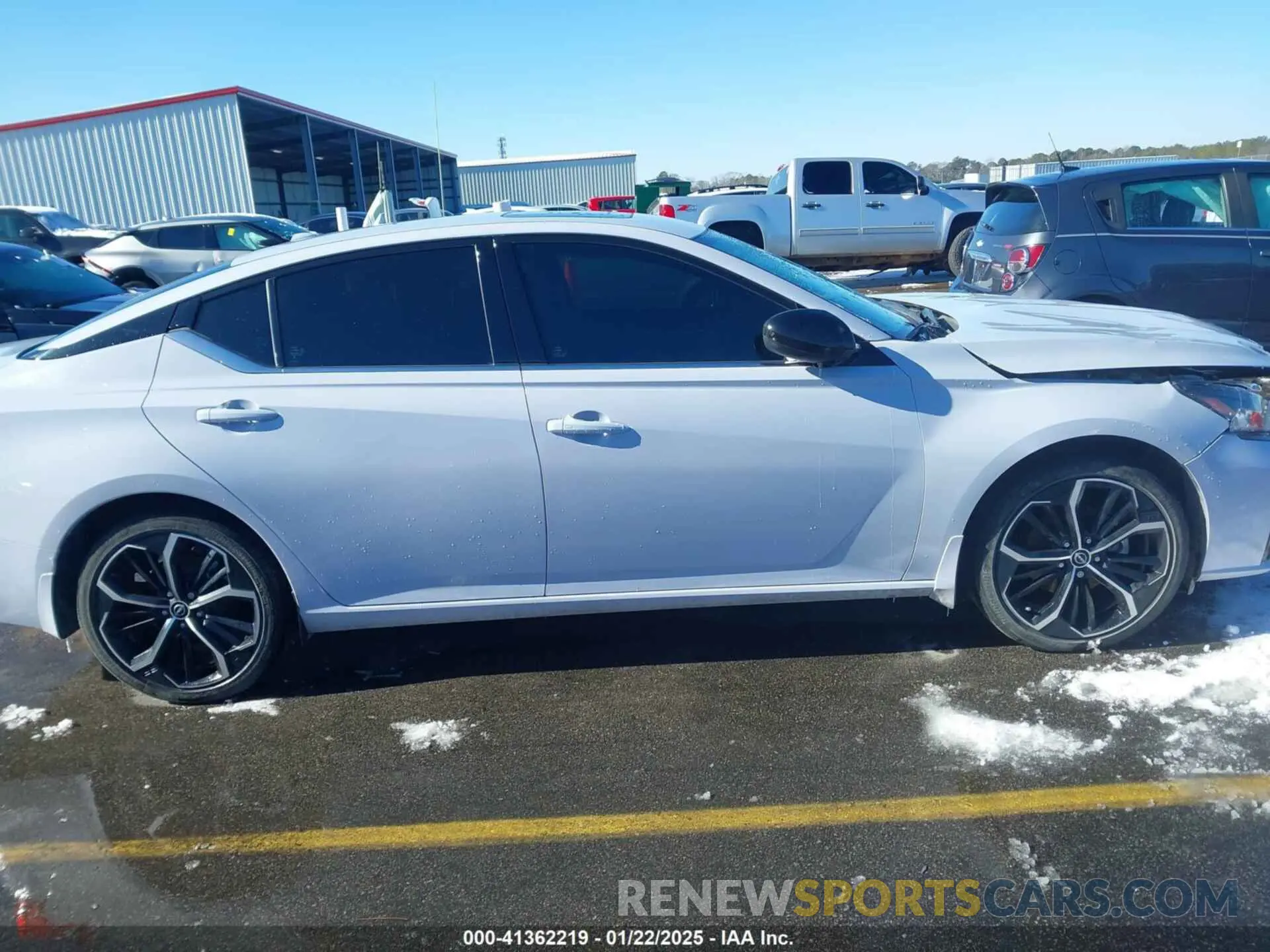 13 fotografías del automóvil dañado 1N4BL4CV9PN413665 NISSAN ALTIMA 2023