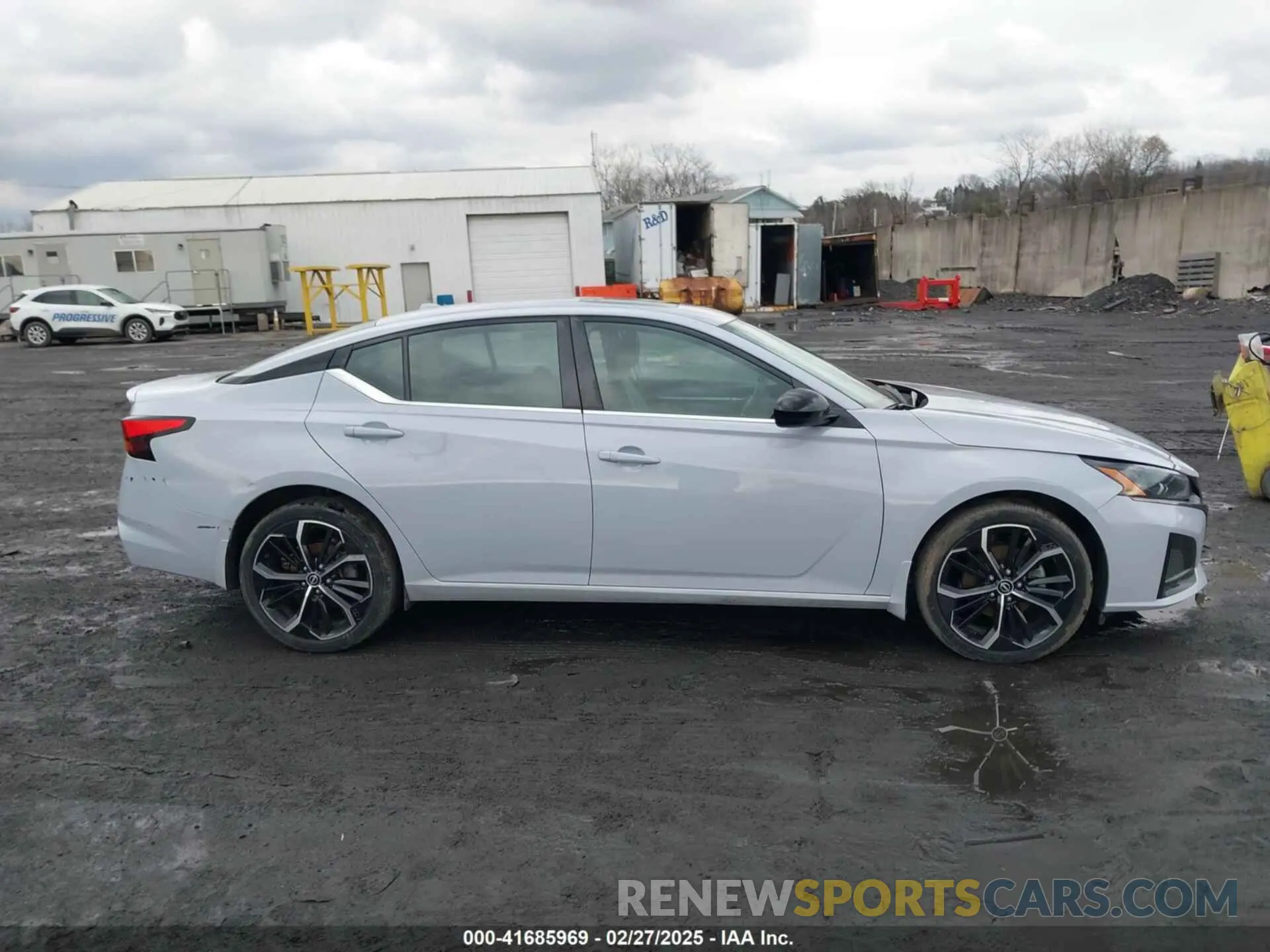 13 fotografías del automóvil dañado 1N4BL4CW2PN353608 NISSAN ALTIMA 2023