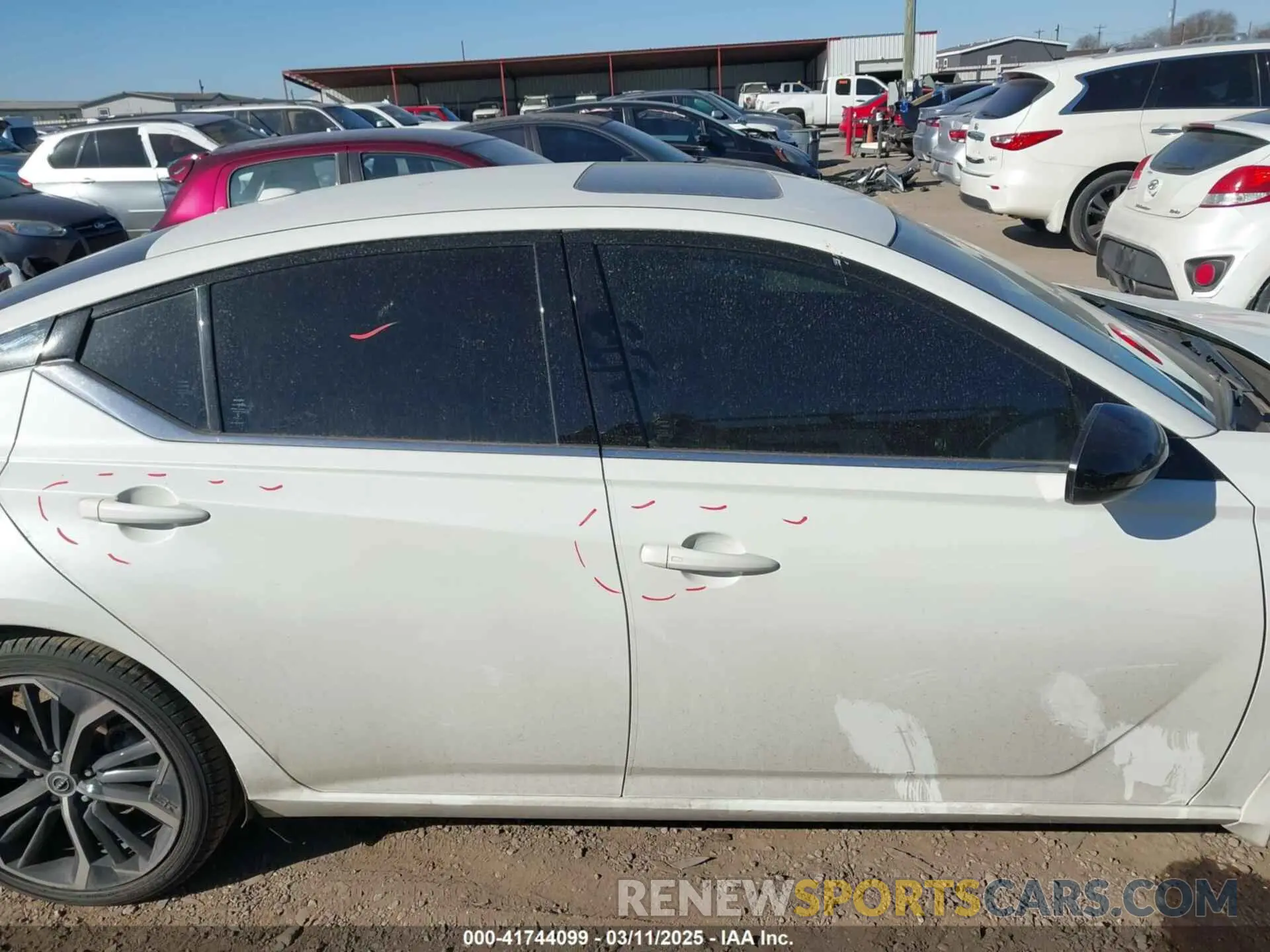 13 fotografías del automóvil dañado 1N4BL4CW3PN303896 NISSAN ALTIMA 2023