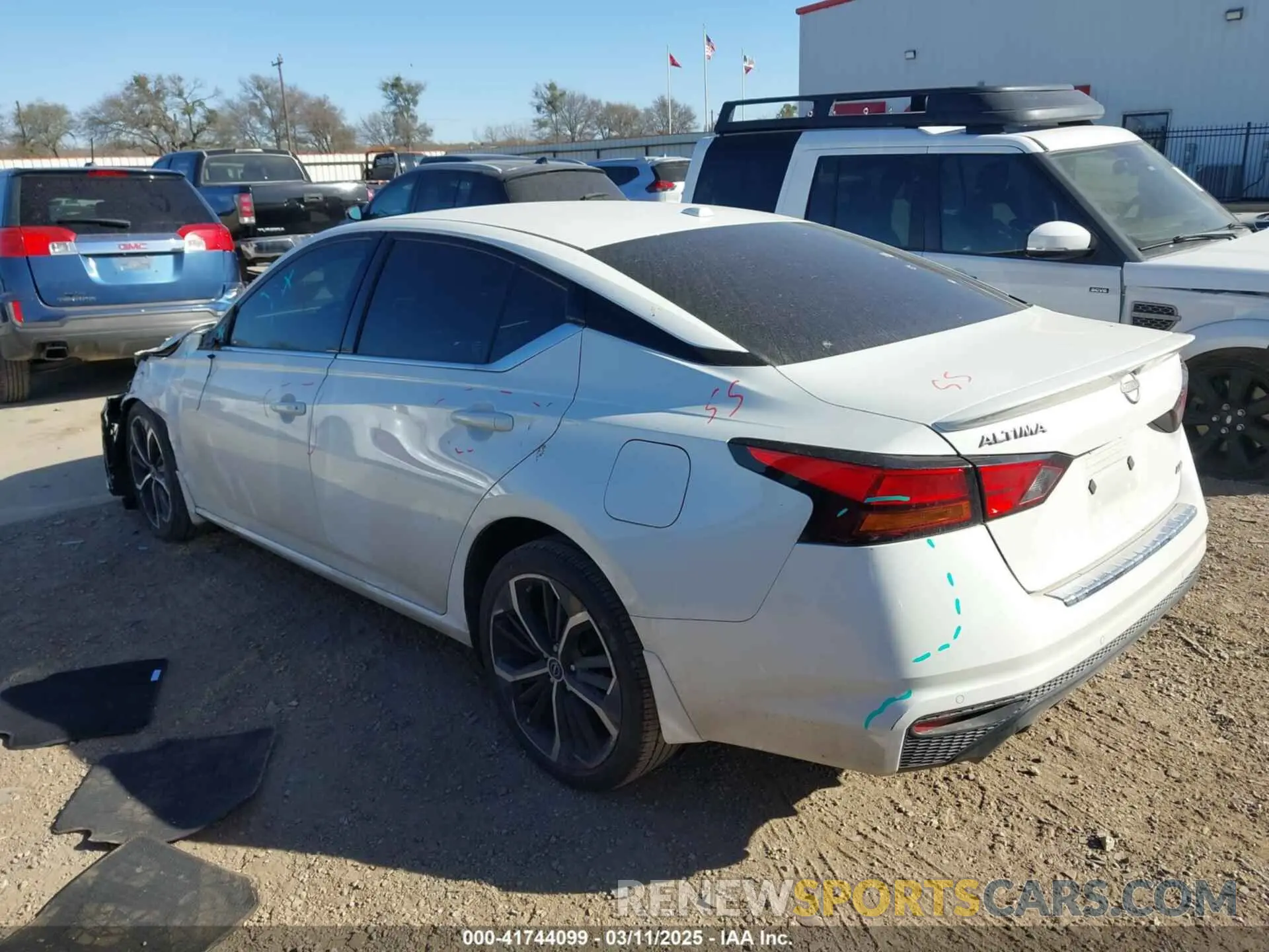 3 fotografías del automóvil dañado 1N4BL4CW3PN303896 NISSAN ALTIMA 2023