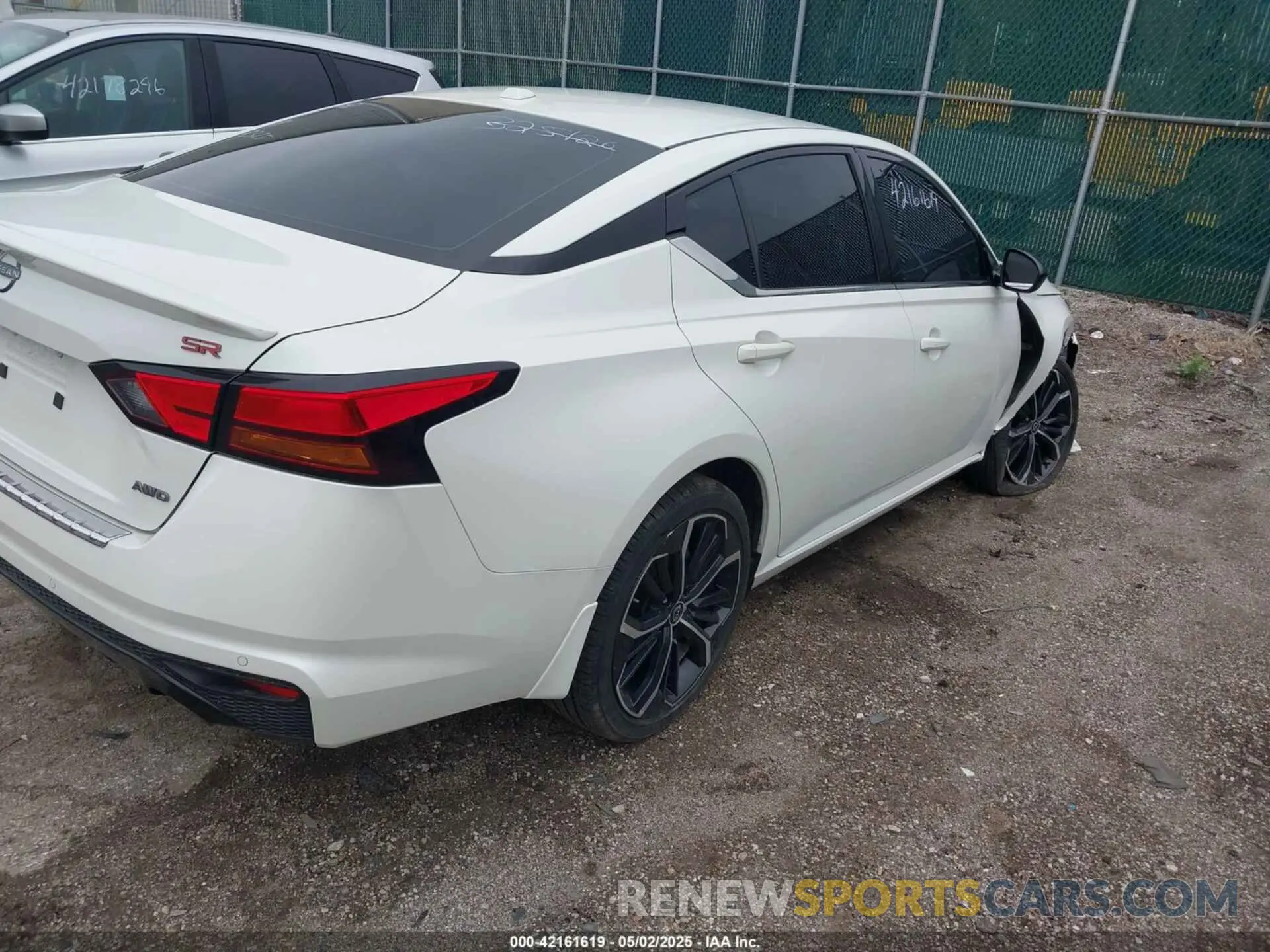 4 fotografías del automóvil dañado 1N4BL4CW8PN325120 NISSAN ALTIMA 2023