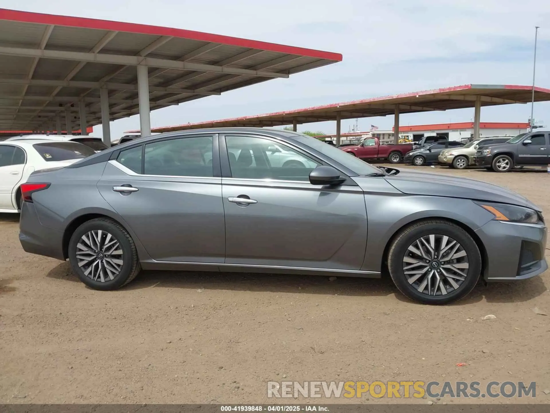 13 fotografías del automóvil dañado 1N4BL4DV3PN352621 NISSAN ALTIMA 2023