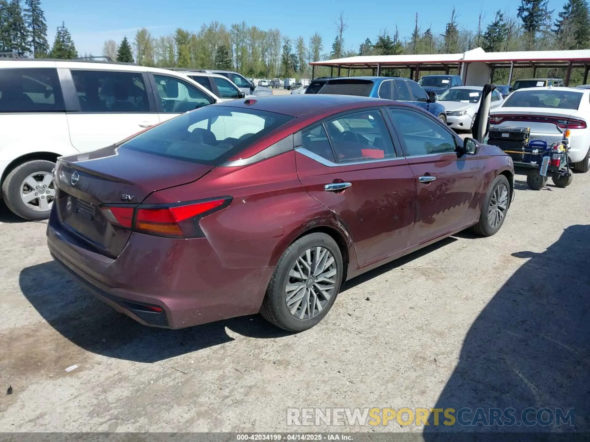 4 fotografías del automóvil dañado 1N4BL4DV3PN361075 NISSAN ALTIMA 2023
