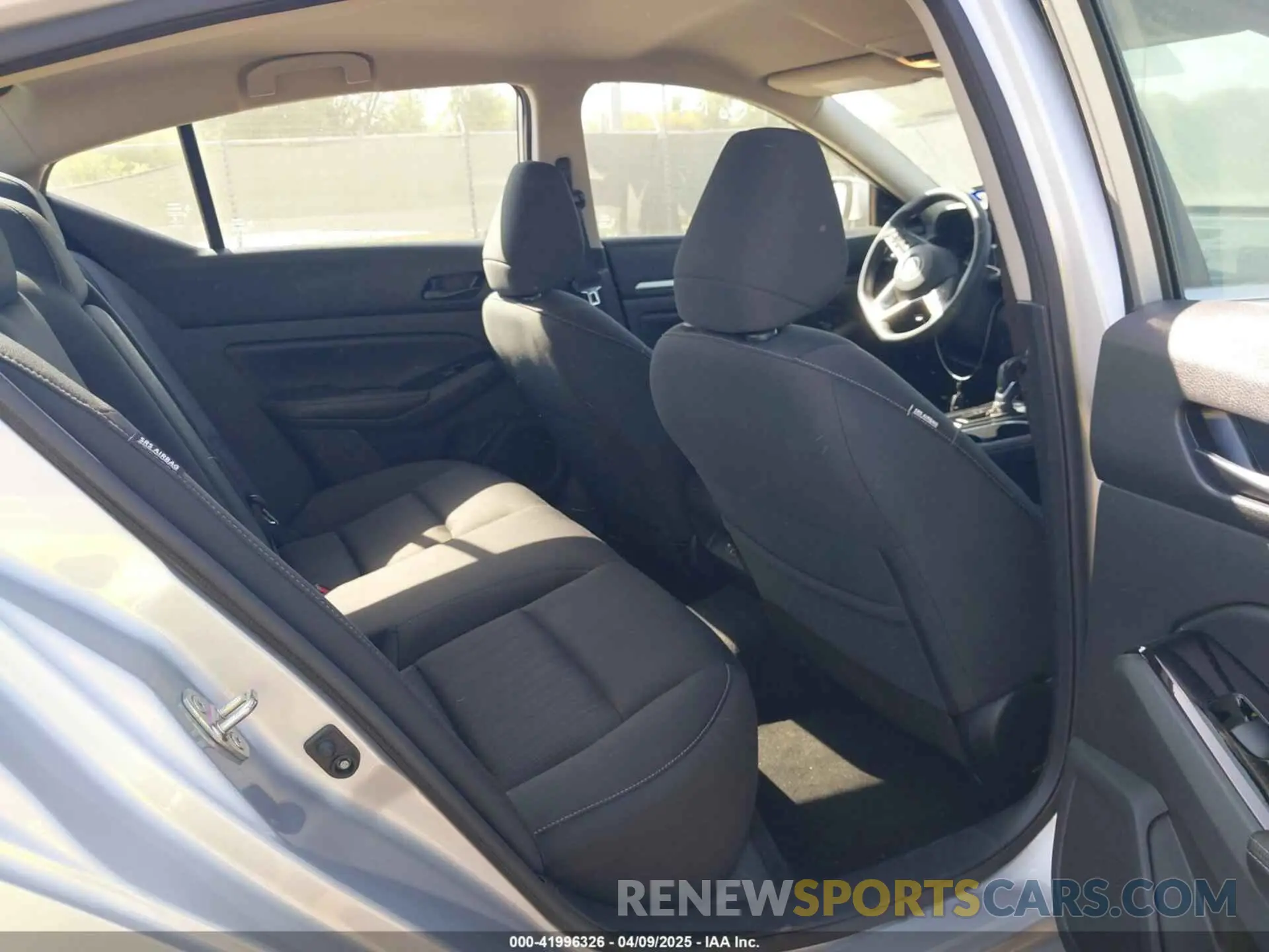 8 fotografías del automóvil dañado 1N4BL4DV3PN384680 NISSAN ALTIMA 2023