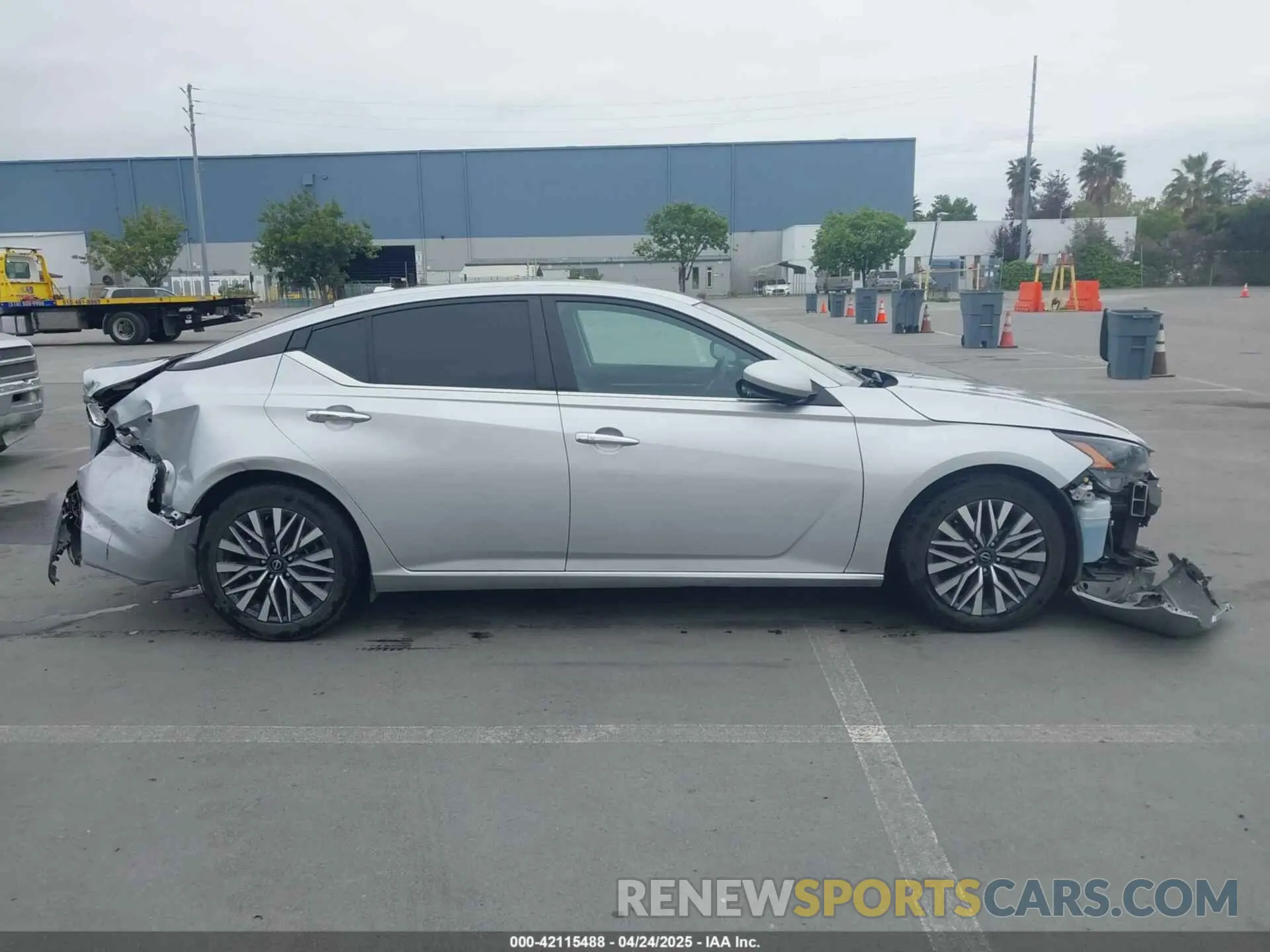 13 fotografías del automóvil dañado 1N4BL4DV5PN372417 NISSAN ALTIMA 2023