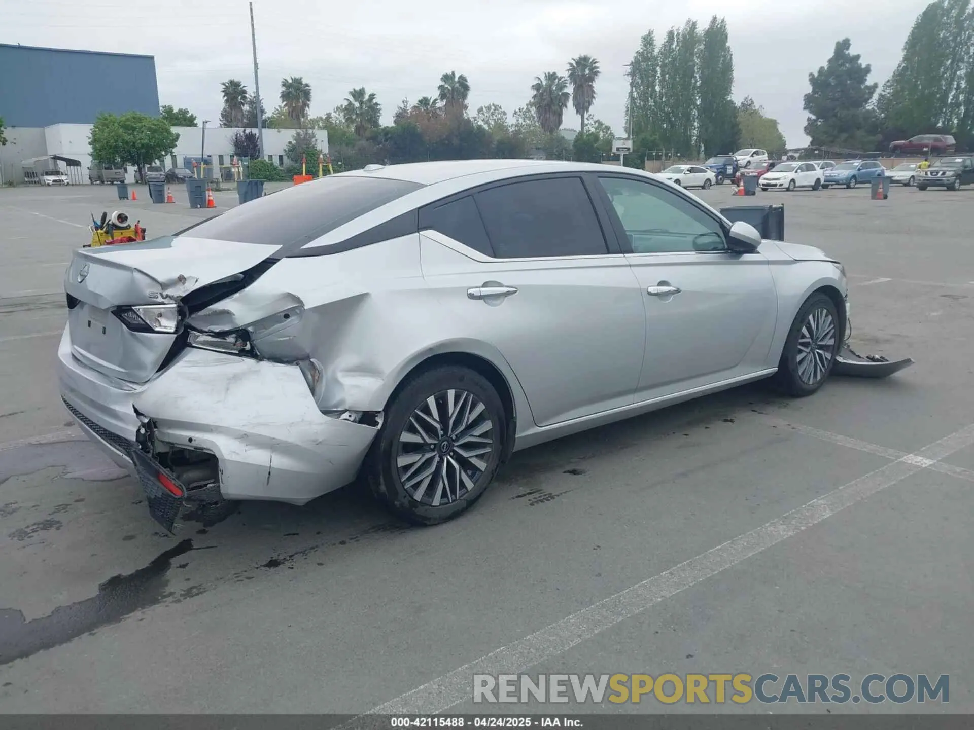 4 fotografías del automóvil dañado 1N4BL4DV5PN372417 NISSAN ALTIMA 2023