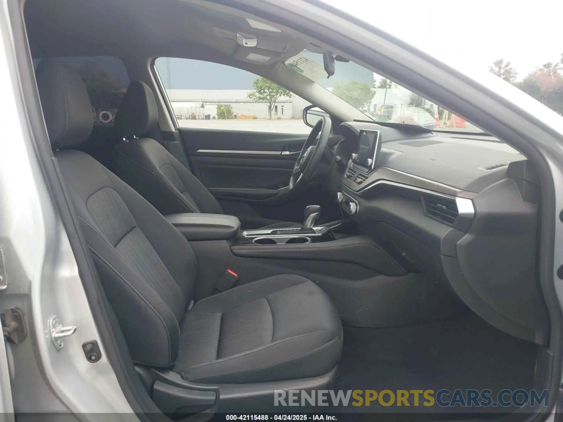 5 fotografías del automóvil dañado 1N4BL4DV5PN372417 NISSAN ALTIMA 2023