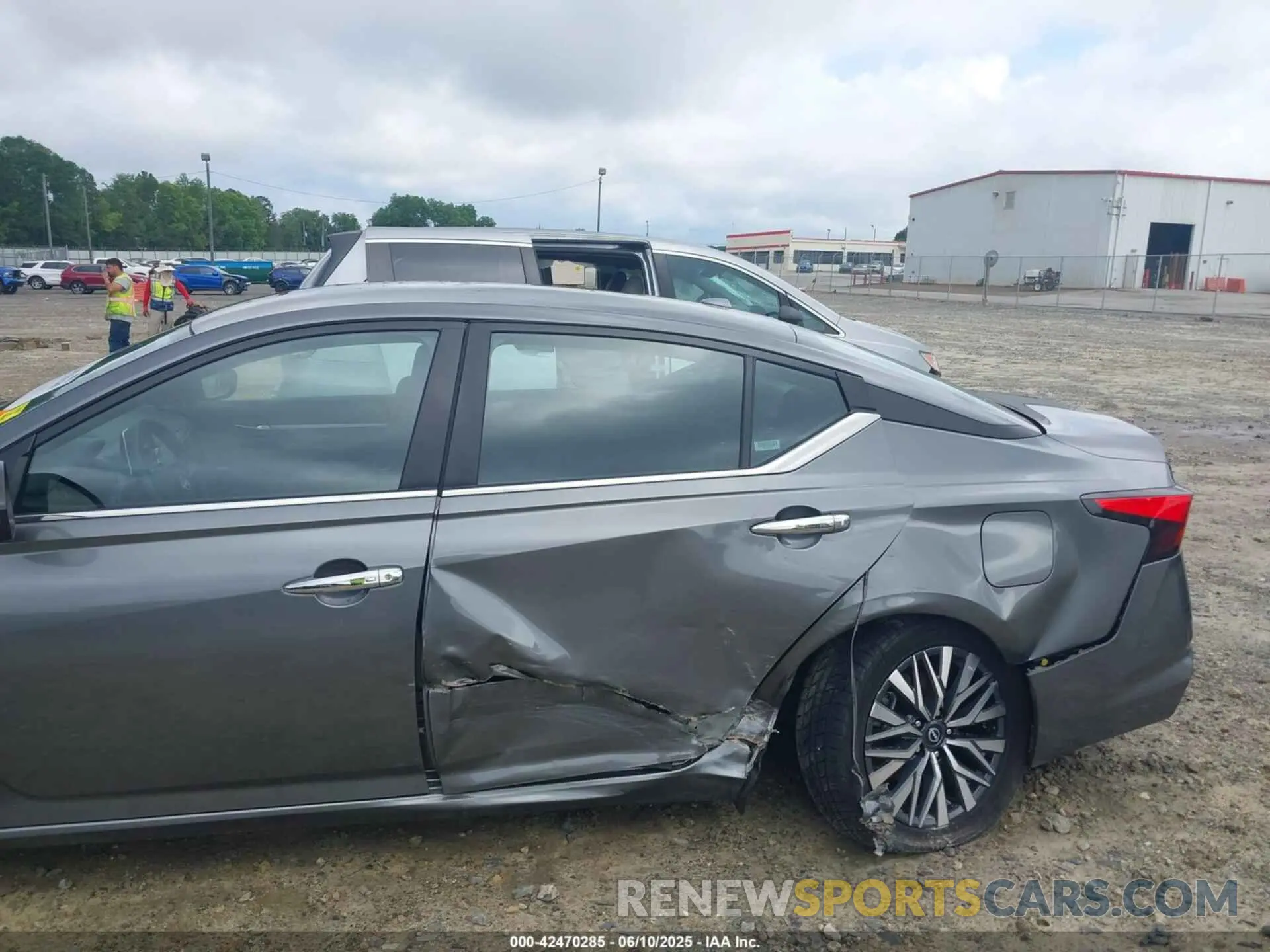 6 fotografías del automóvil dañado 1N4BL4DV5PN386768 NISSAN ALTIMA 2023