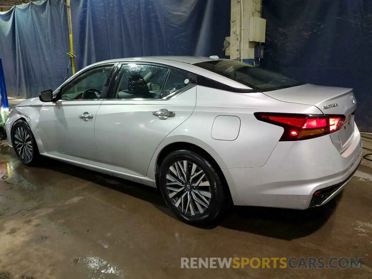 2 fotografías del automóvil dañado 1N4BL4DV6PN352046 NISSAN ALTIMA 2023
