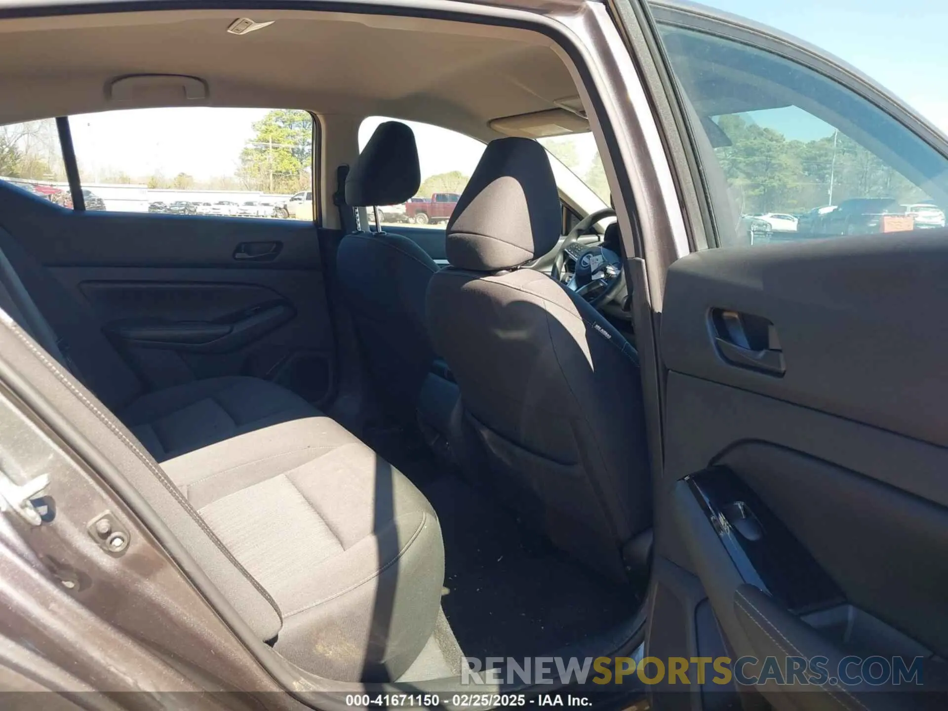 8 fotografías del automóvil dañado 1N4BL4DV6PN376220 NISSAN ALTIMA 2023