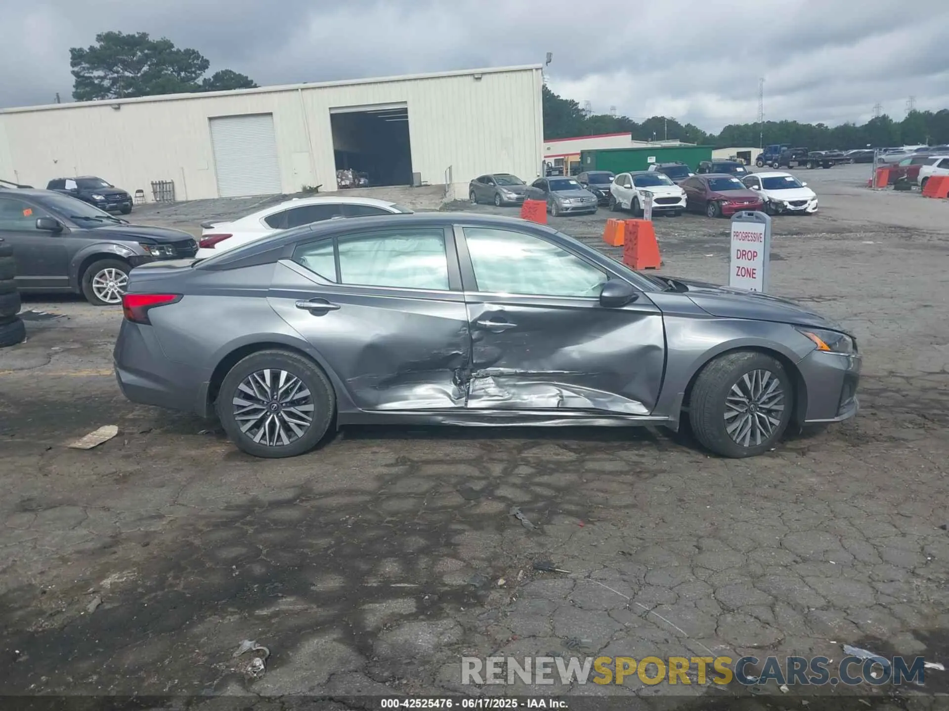 13 fotografías del automóvil dañado 1N4BL4DV7PN344408 NISSAN ALTIMA 2023