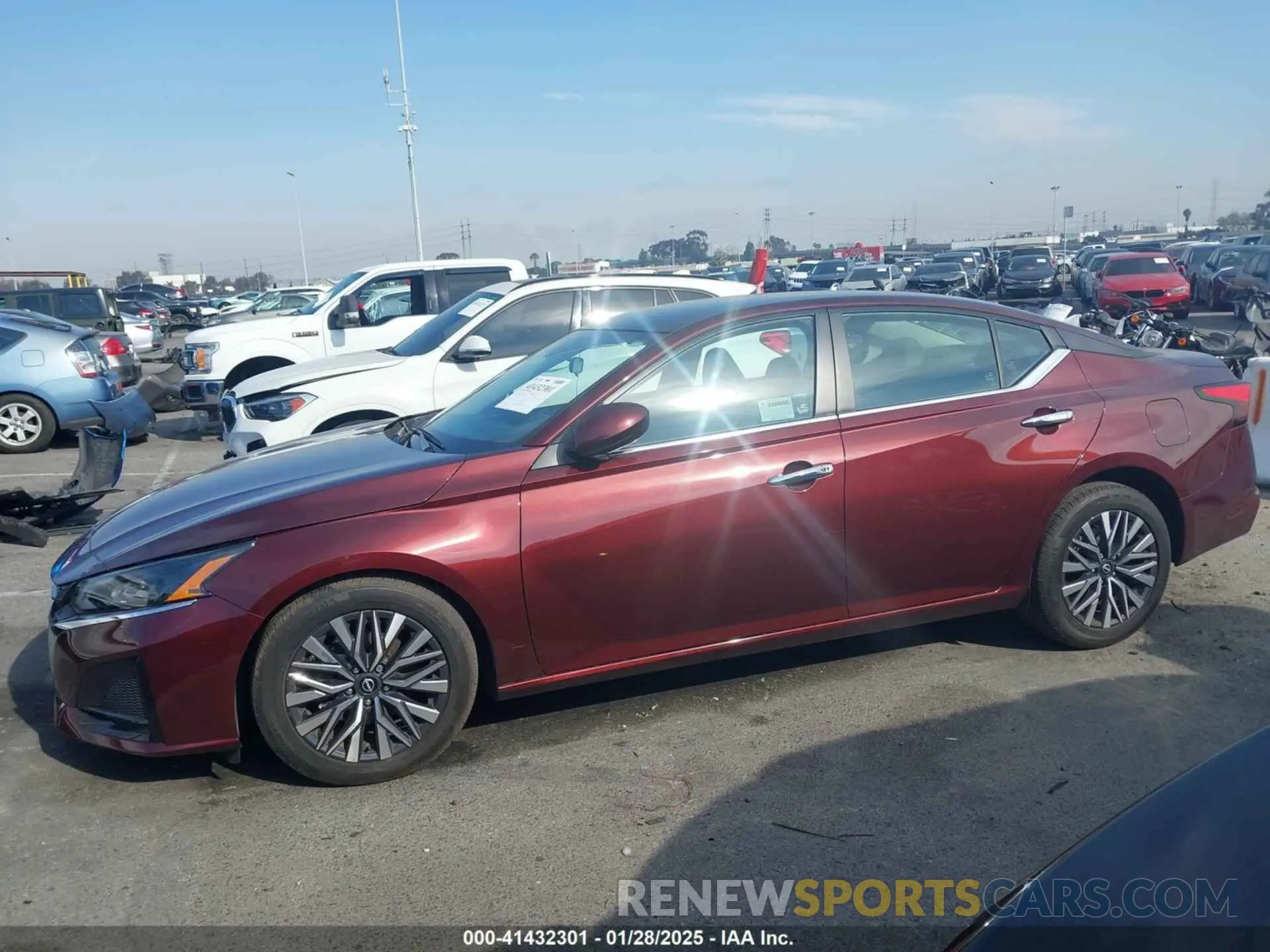 14 fotografías del automóvil dañado 1N4BL4DV7PN421505 NISSAN ALTIMA 2023