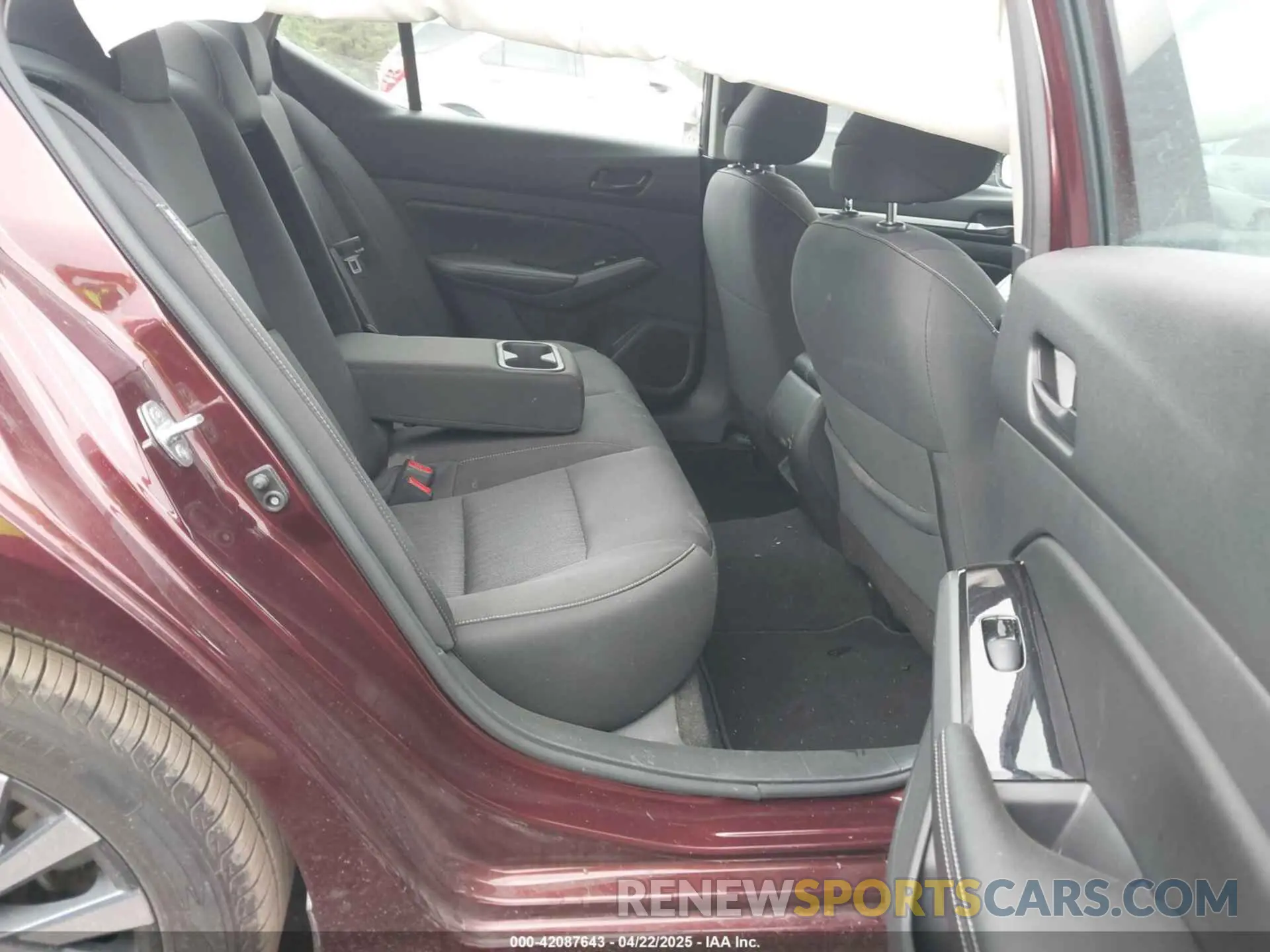 8 fotografías del automóvil dañado 1N4BL4DV8PN375103 NISSAN ALTIMA 2023