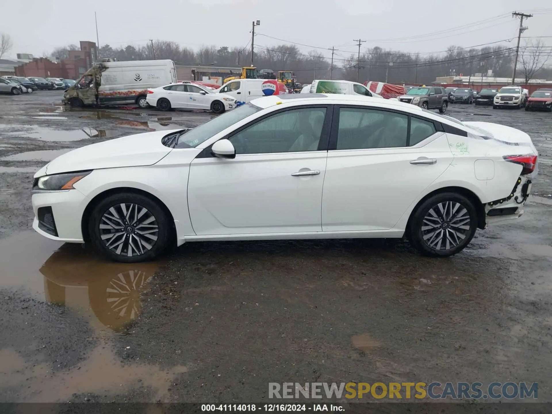 14 fotografías del automóvil dañado 1N4BL4DV9PN303858 NISSAN ALTIMA 2023