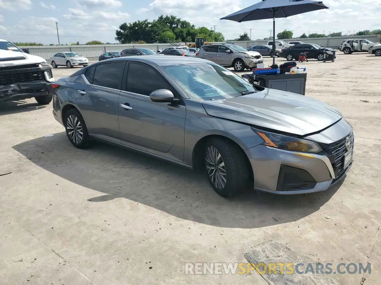 4 fotografías del automóvil dañado 1N4BL4DV9PN352963 NISSAN ALTIMA 2023