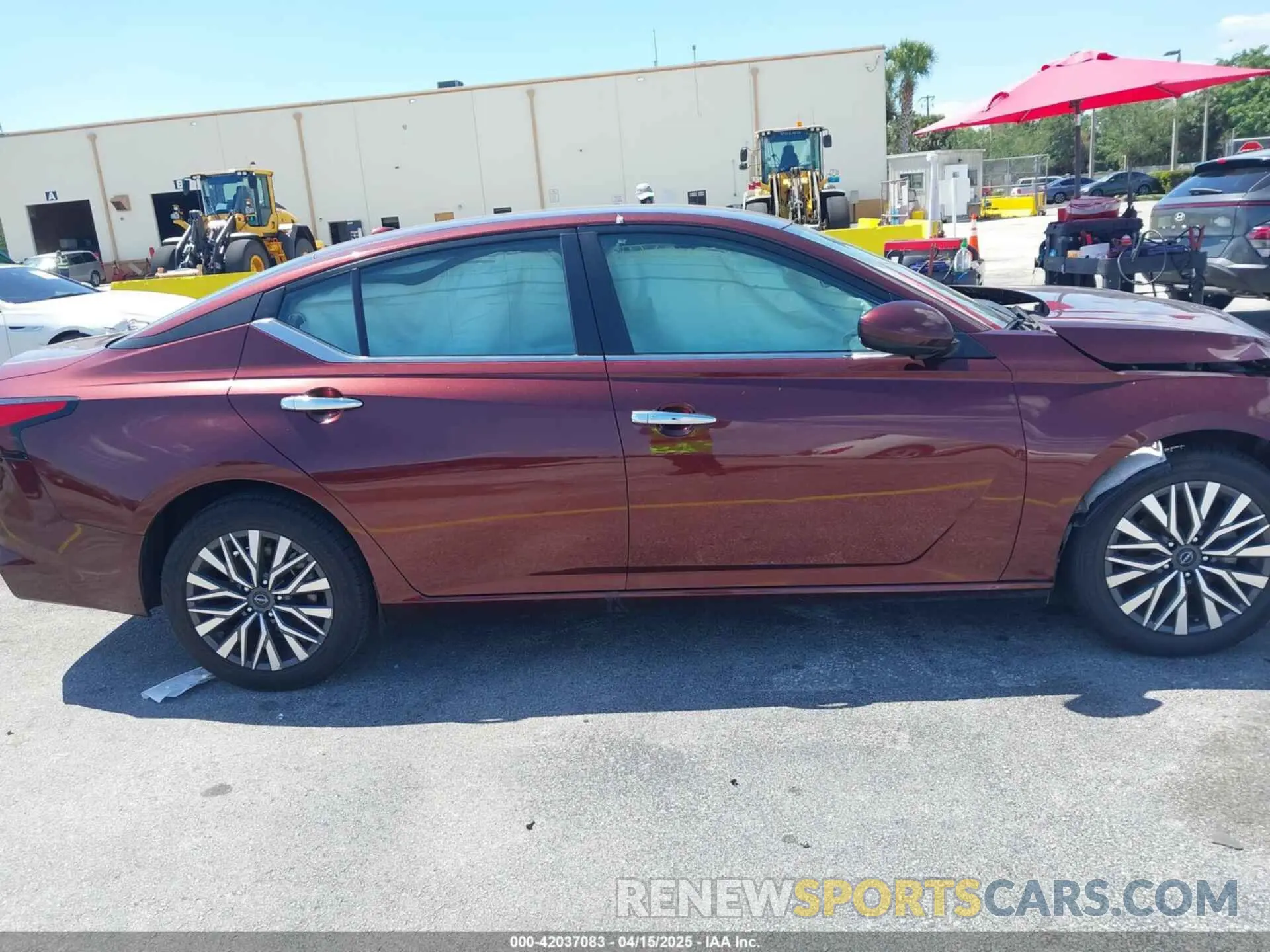 13 fotografías del automóvil dañado 1N4BL4DV9PN360495 NISSAN ALTIMA 2023
