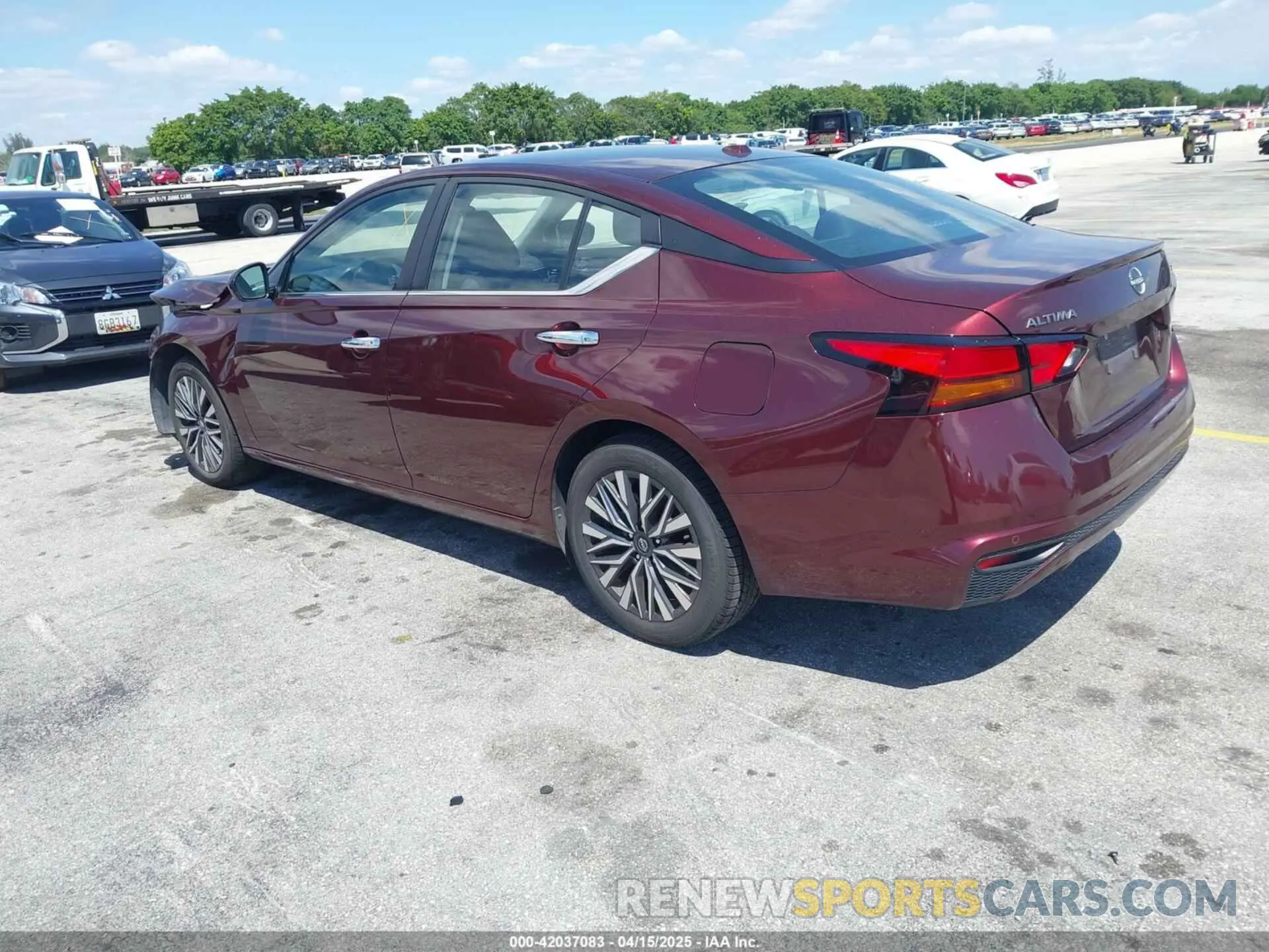3 fotografías del automóvil dañado 1N4BL4DV9PN360495 NISSAN ALTIMA 2023