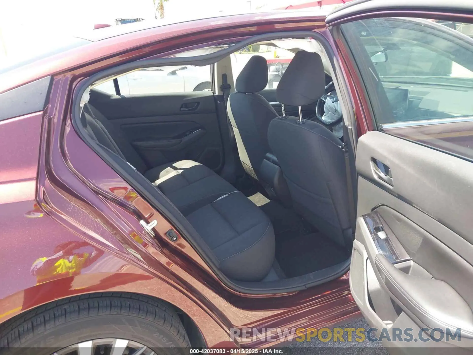 8 fotografías del automóvil dañado 1N4BL4DV9PN360495 NISSAN ALTIMA 2023