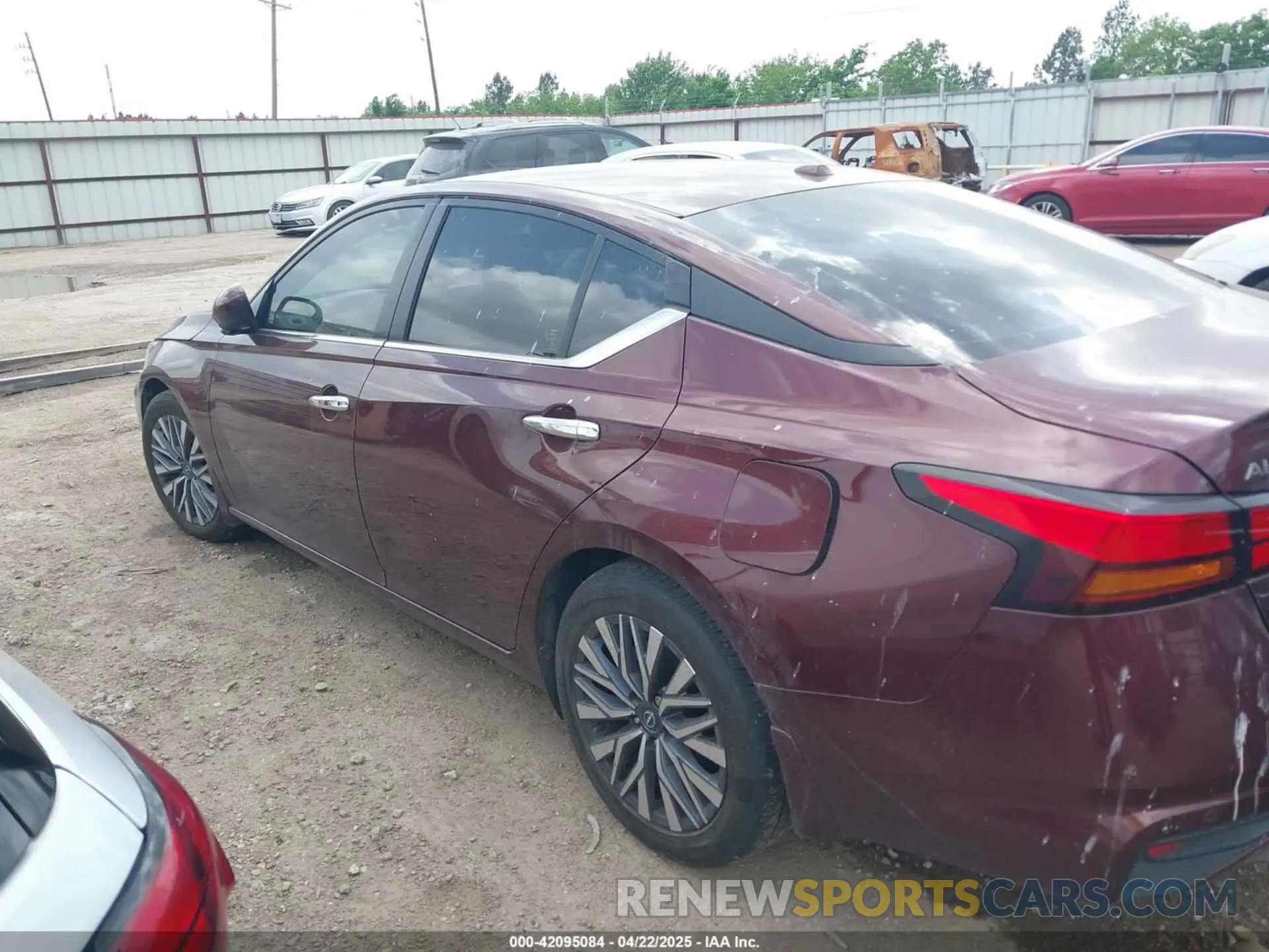 14 fotografías del automóvil dañado 1N4BL4DV9PN362649 NISSAN ALTIMA 2023