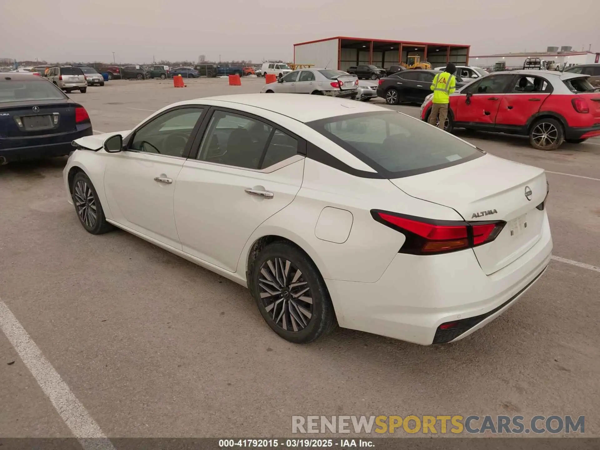 3 fotografías del automóvil dañado 1N4BL4DV9PN365342 NISSAN ALTIMA 2023