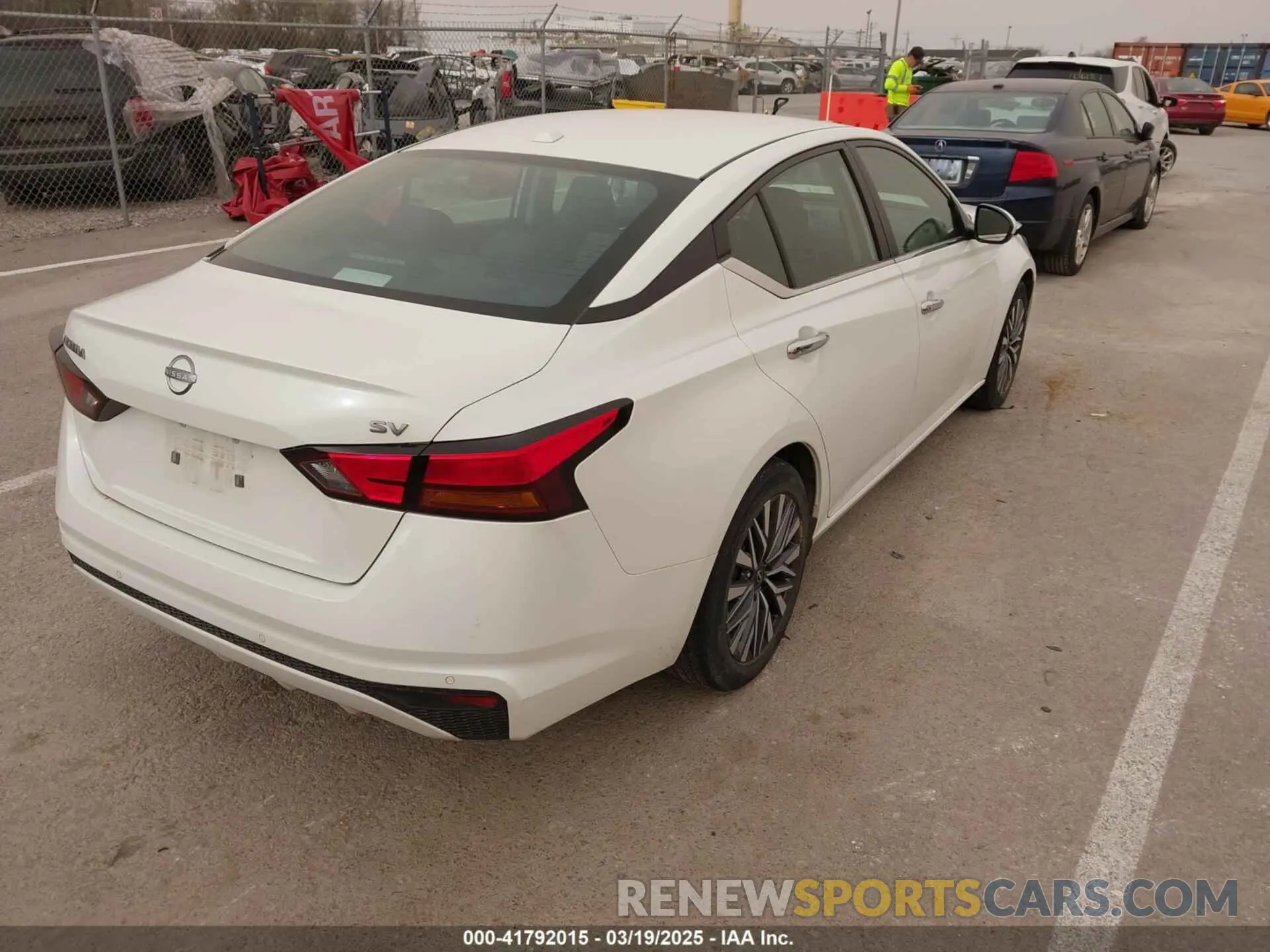 4 fotografías del automóvil dañado 1N4BL4DV9PN365342 NISSAN ALTIMA 2023