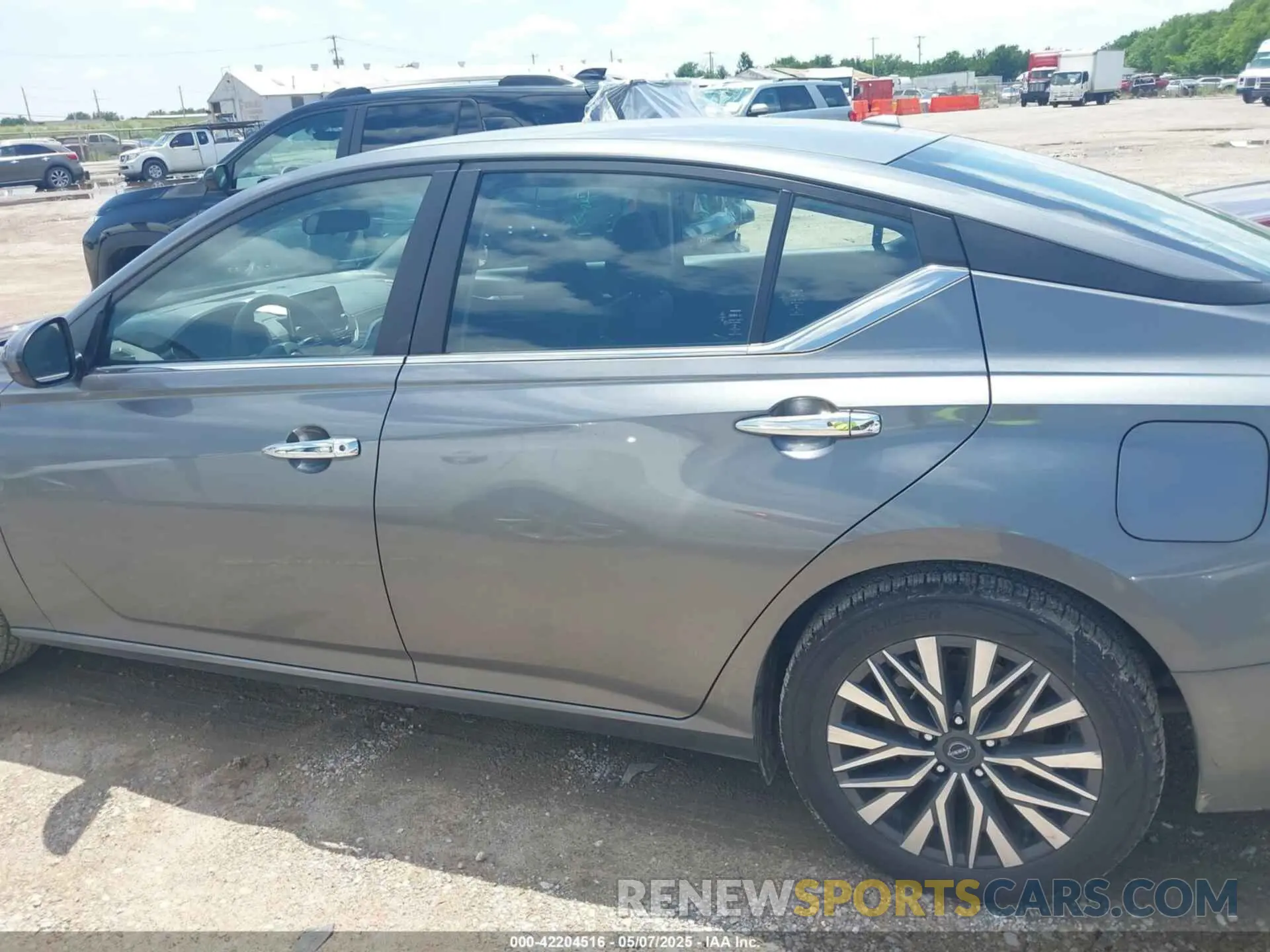 14 fotografías del automóvil dañado 1N4BL4DV9PN389995 NISSAN ALTIMA 2023