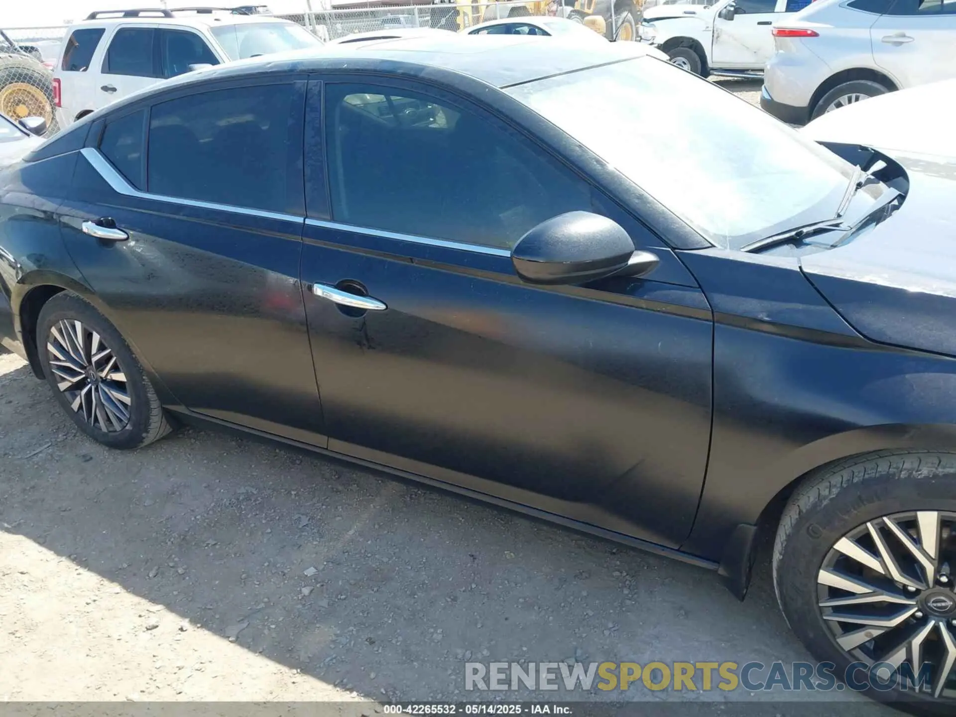 13 fotografías del automóvil dañado 1N4BL4DV9PN415950 NISSAN ALTIMA 2023