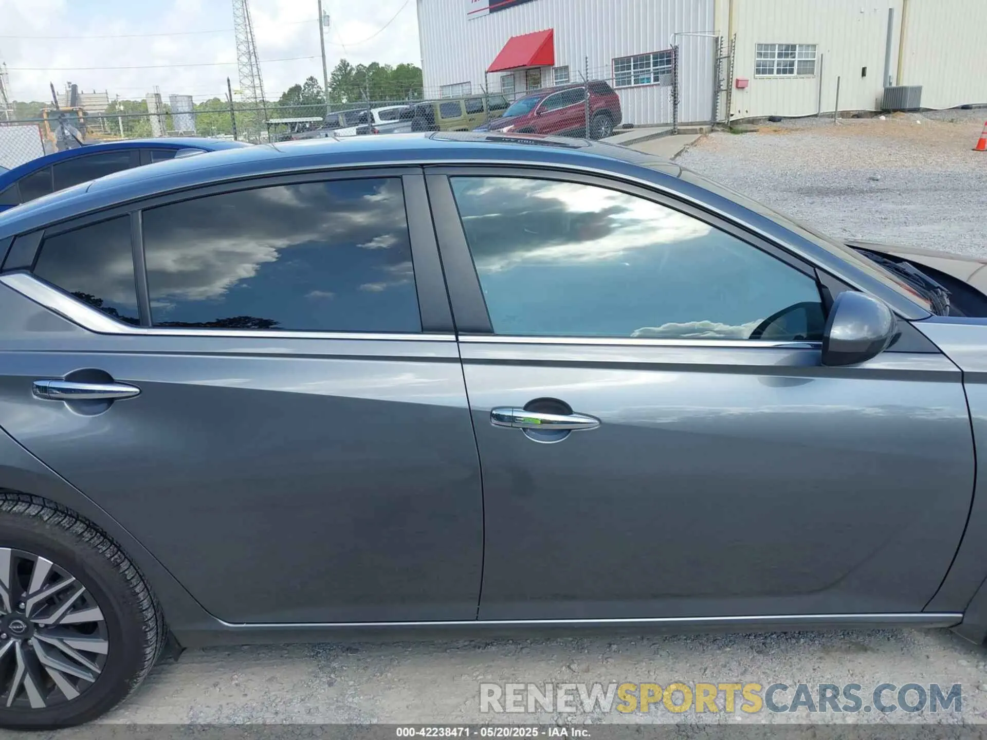 13 fotografías del automóvil dañado 1N4BL4DW1PN338399 NISSAN ALTIMA 2023