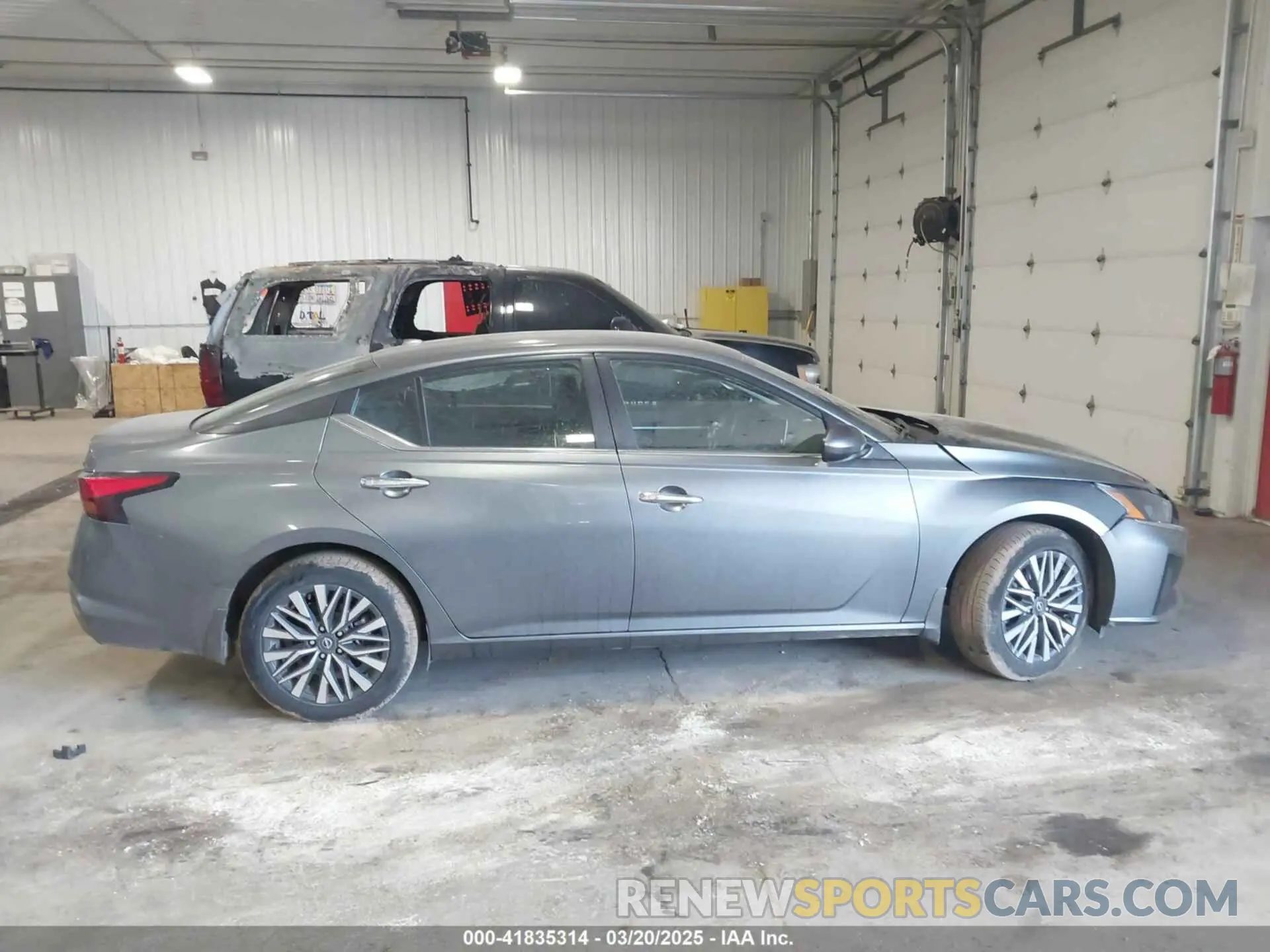 13 fotografías del automóvil dañado 1N4BL4DW6PN349933 NISSAN ALTIMA 2023