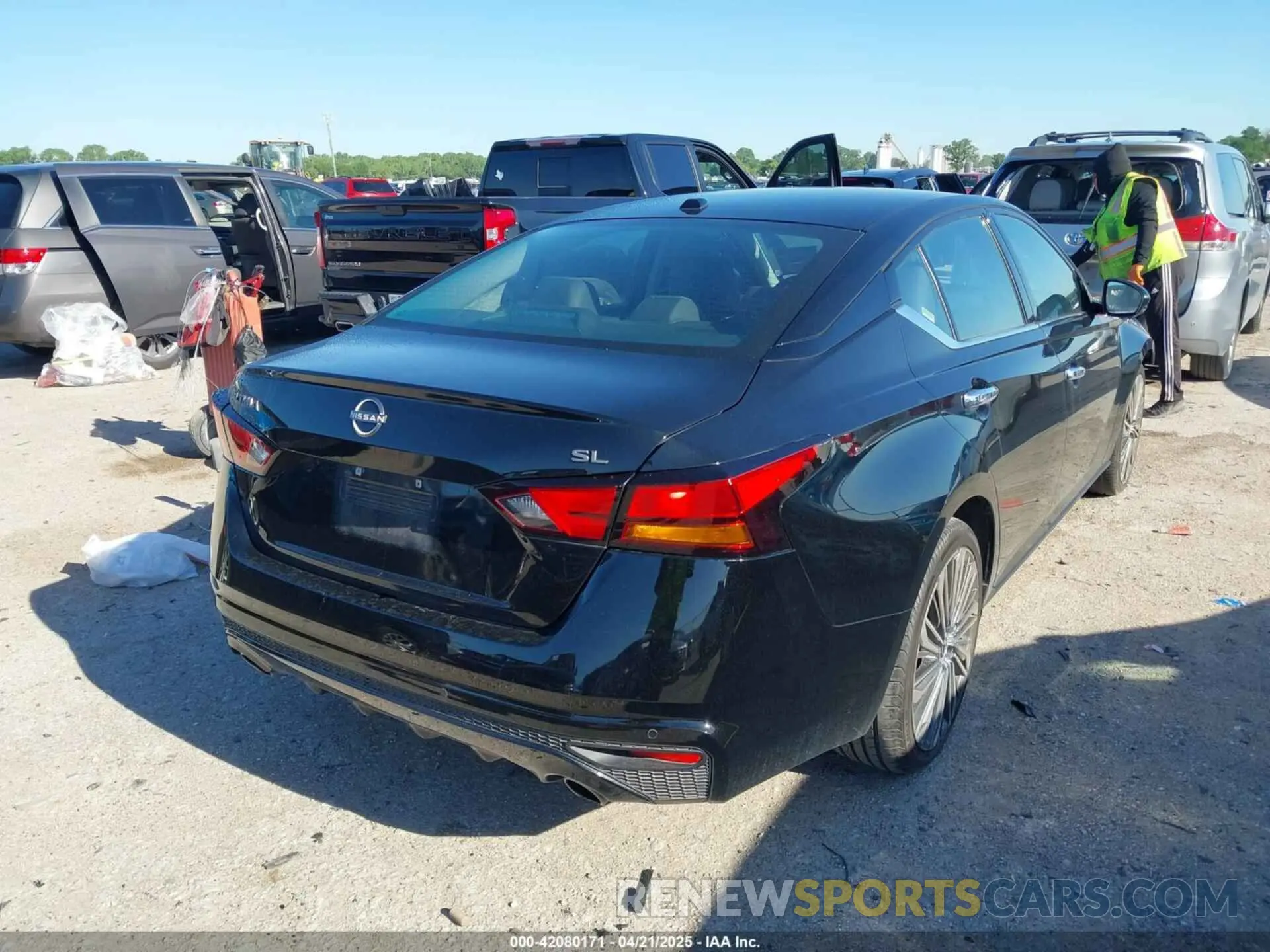 4 fotografías del automóvil dañado 1N4BL4EV6PN384753 NISSAN ALTIMA 2023