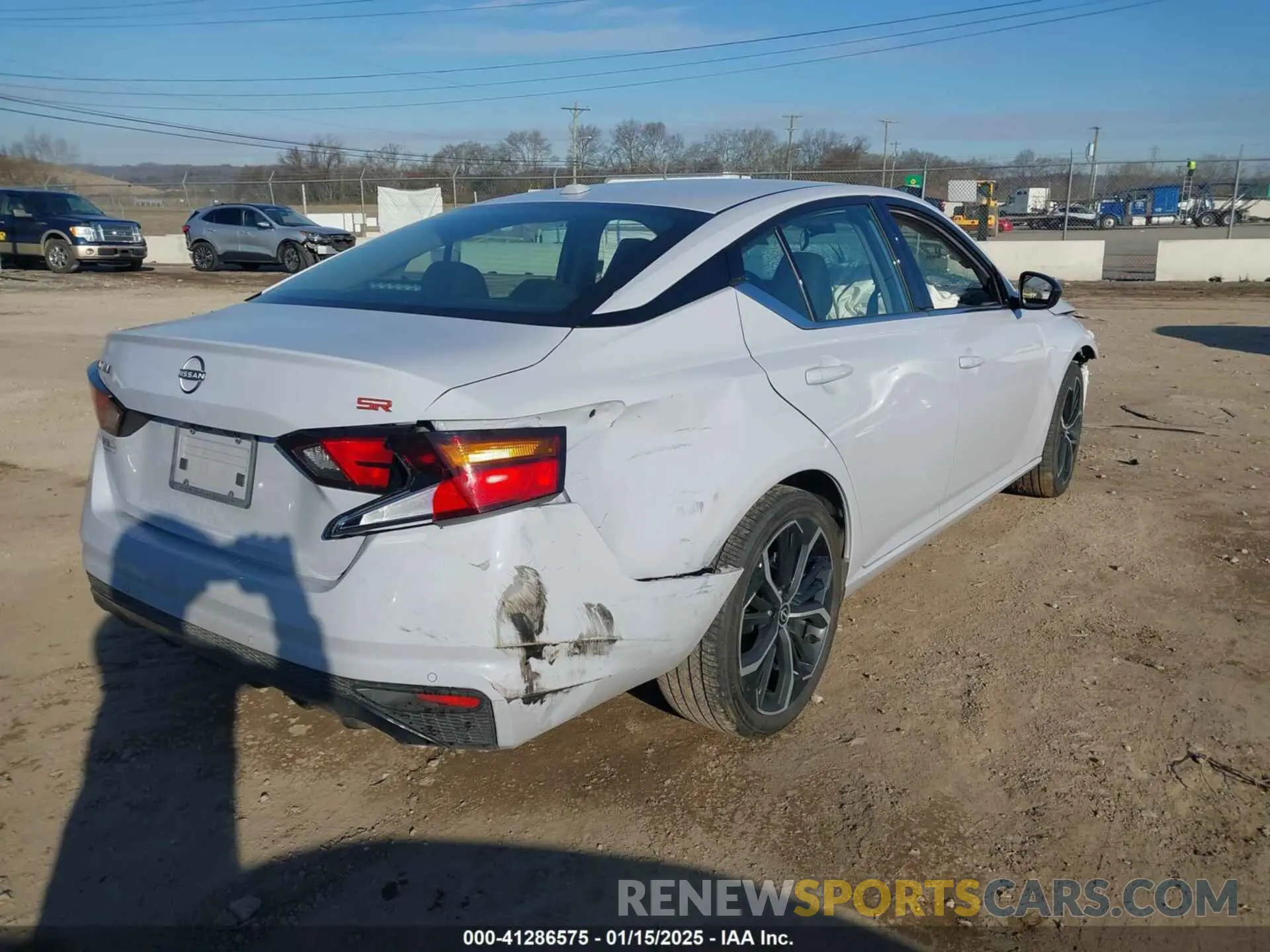 4 fotografías del automóvil dañado 1N4BL4CV5RN379209 NISSAN ALTIMA 2024