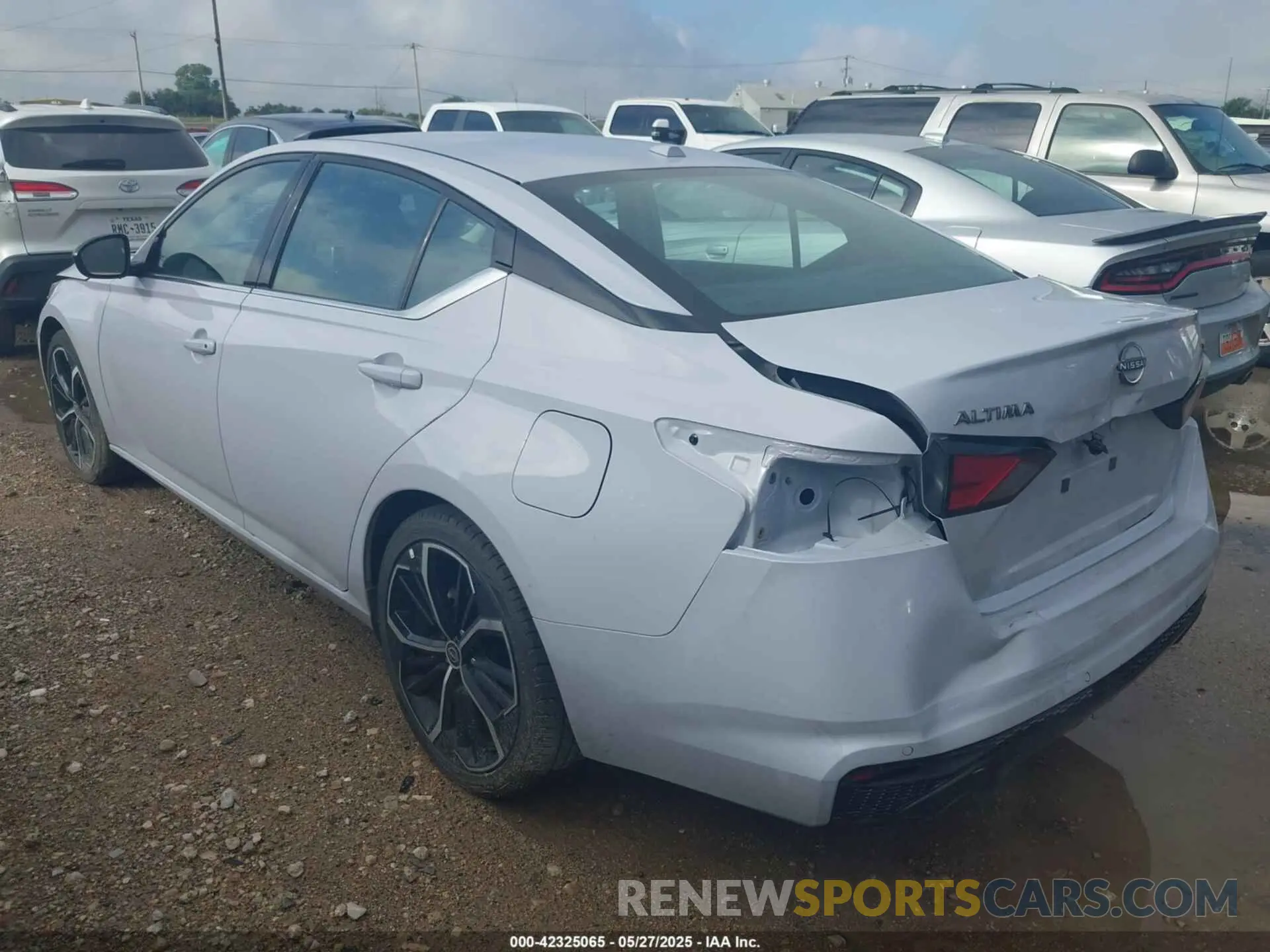 3 fotografías del automóvil dañado 1N4BL4CV5RN431194 NISSAN ALTIMA 2024