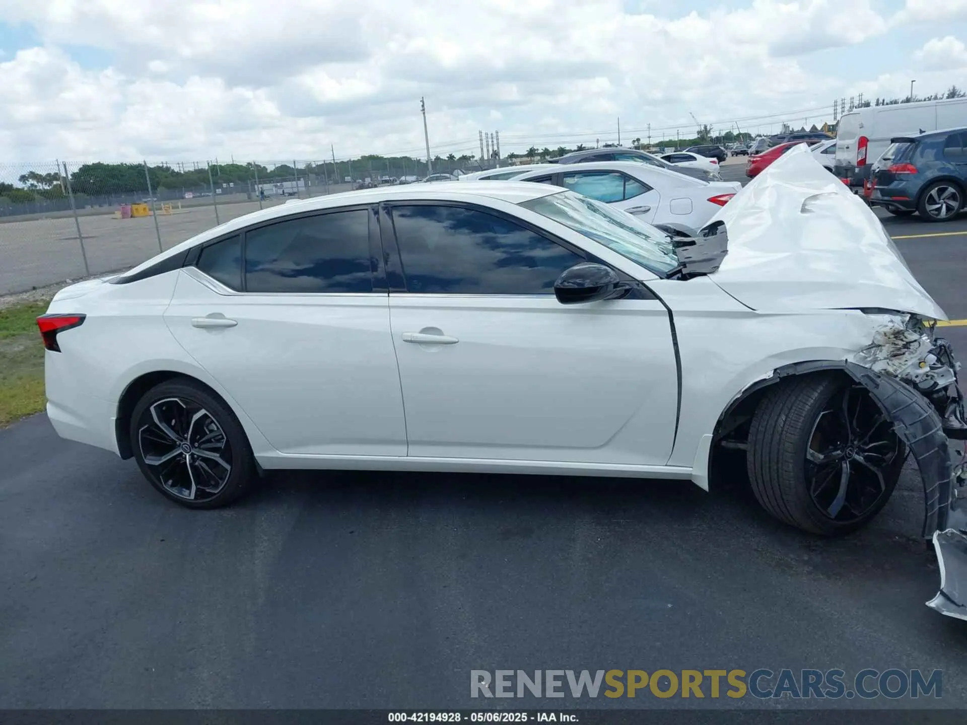 13 fotografías del automóvil dañado 1N4BL4CVXRN427304 NISSAN ALTIMA 2024