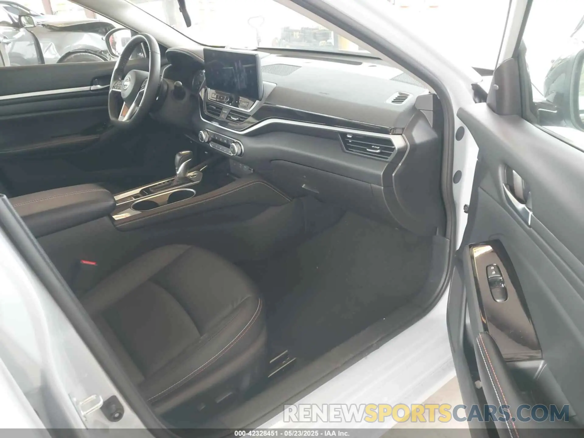 5 fotografías del automóvil dañado 1N4BL4CW5RN373287 NISSAN ALTIMA 2024