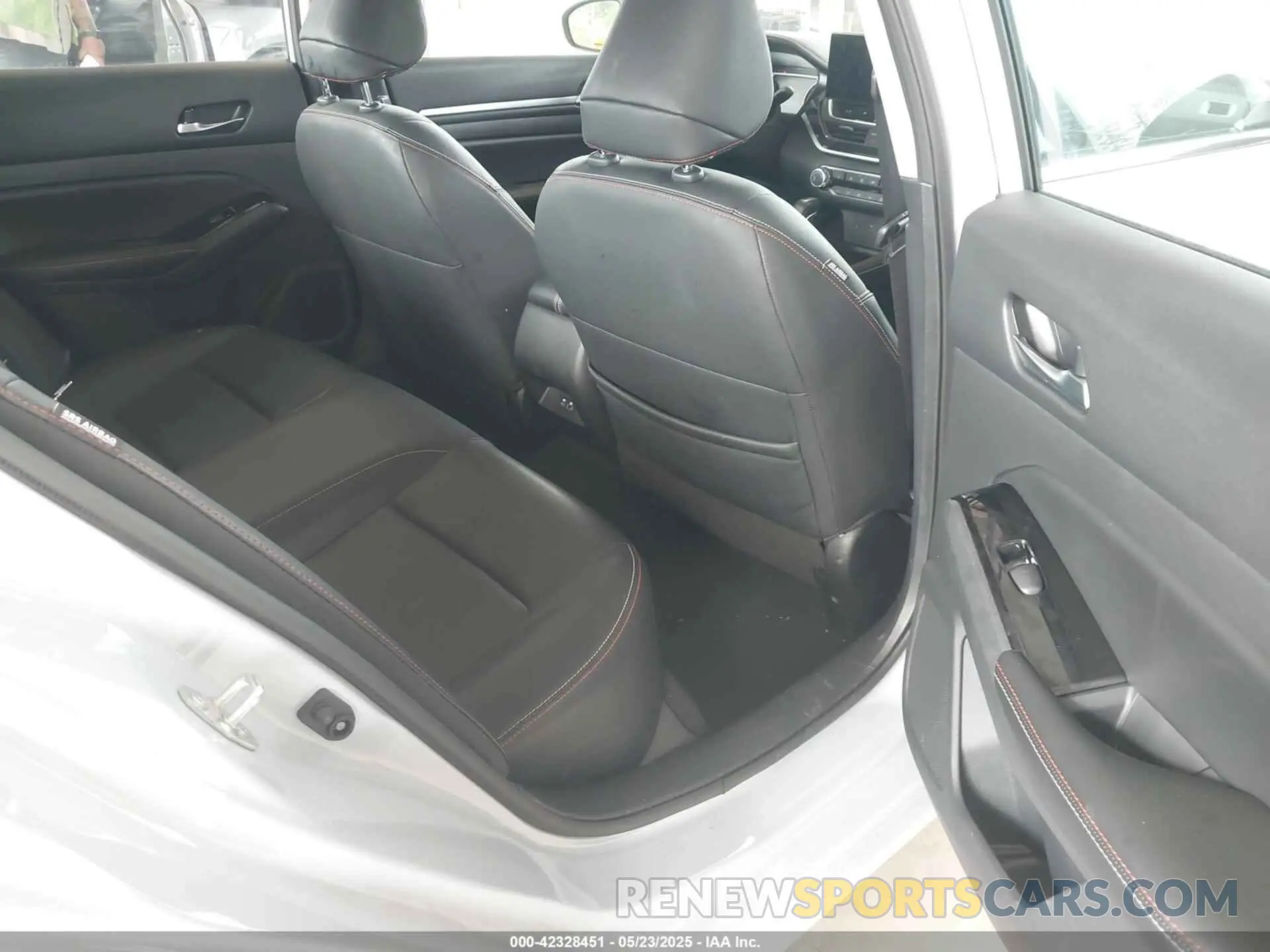 8 fotografías del automóvil dañado 1N4BL4CW5RN373287 NISSAN ALTIMA 2024