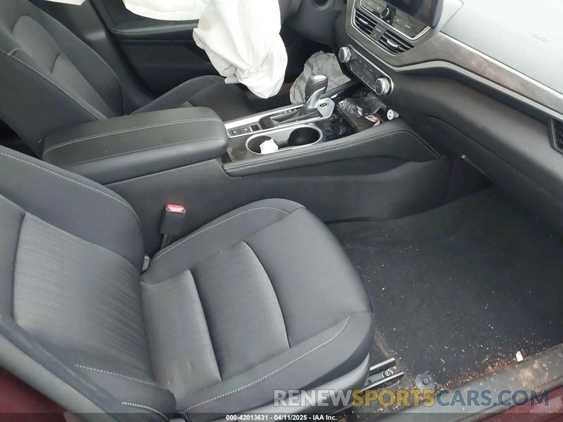 5 fotografías del automóvil dañado 1N4BL4DV0RN400000 NISSAN ALTIMA 2024